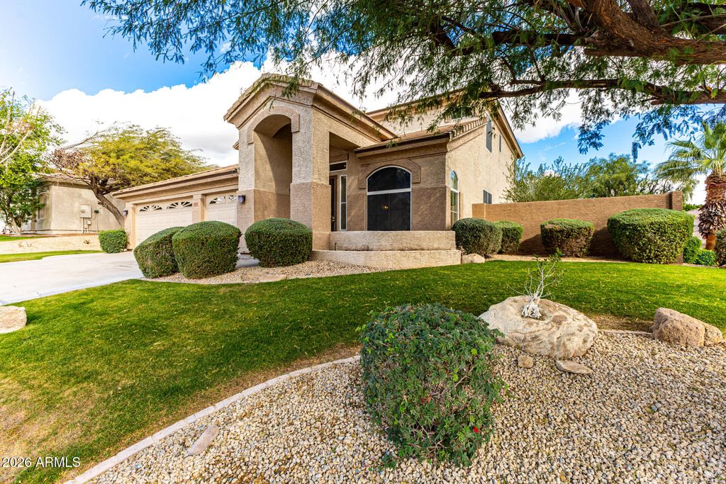 Photo of 960 W Myrtle Drive, Chandler, AZ 85248 (MLS # 6986600)