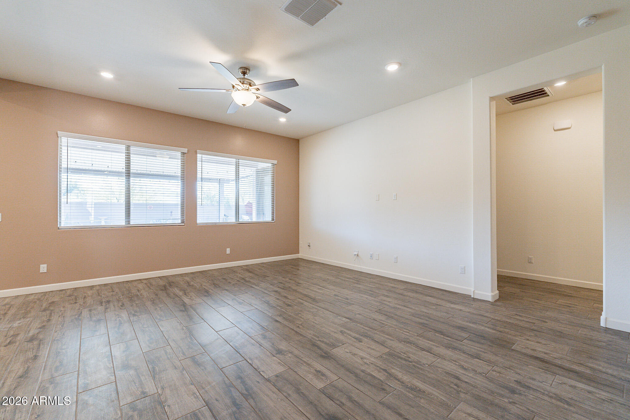 2811 W POLLACK Street