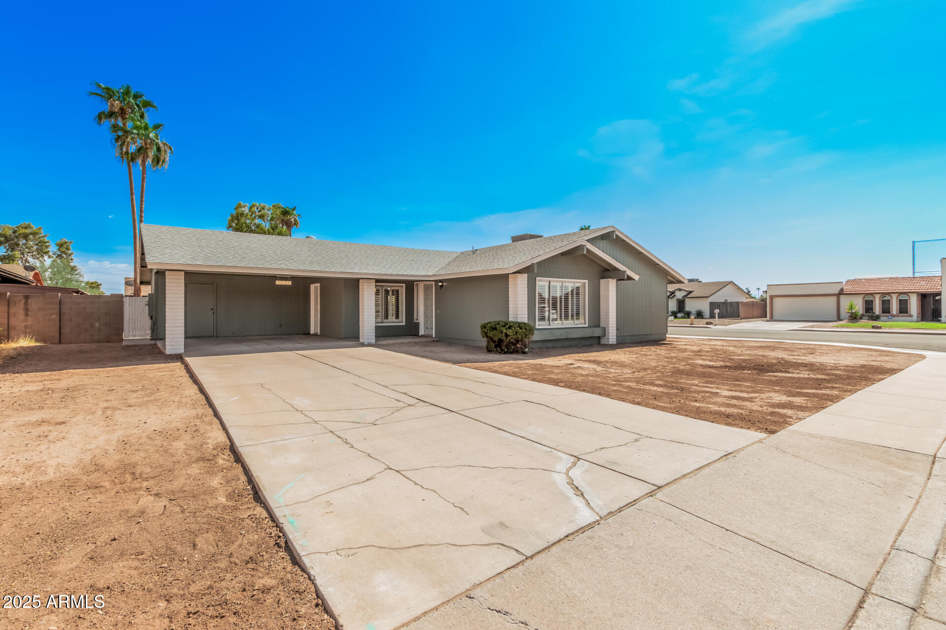 1365 W OBISPO Avenue