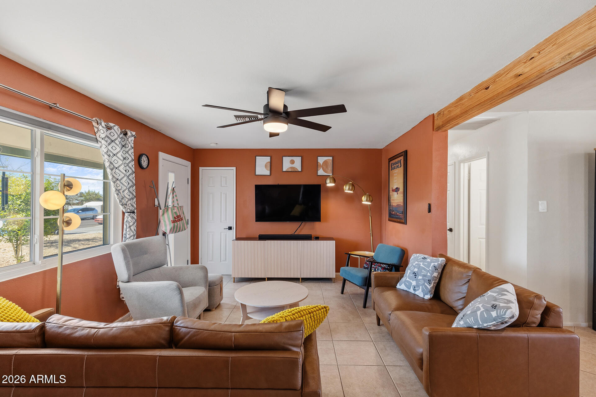 808 E CINNABAR Avenue