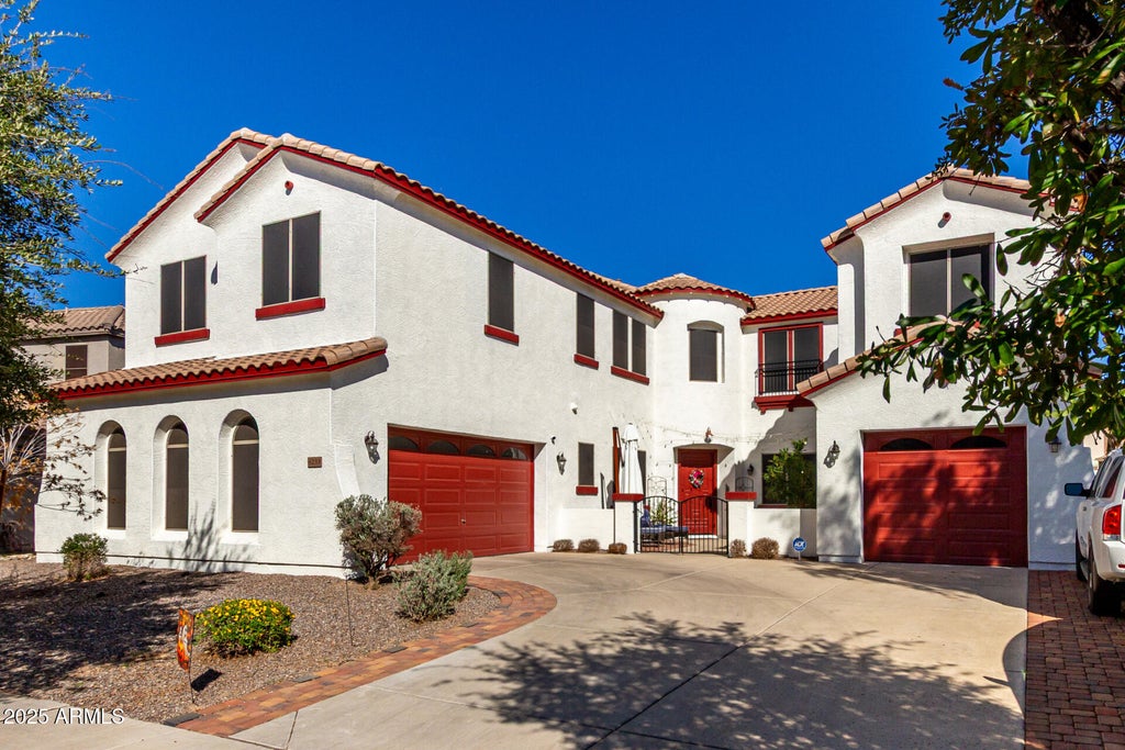 Photo of 6233 S Rochester Drive, Gilbert, AZ 85298 (MLS # 7073315)
