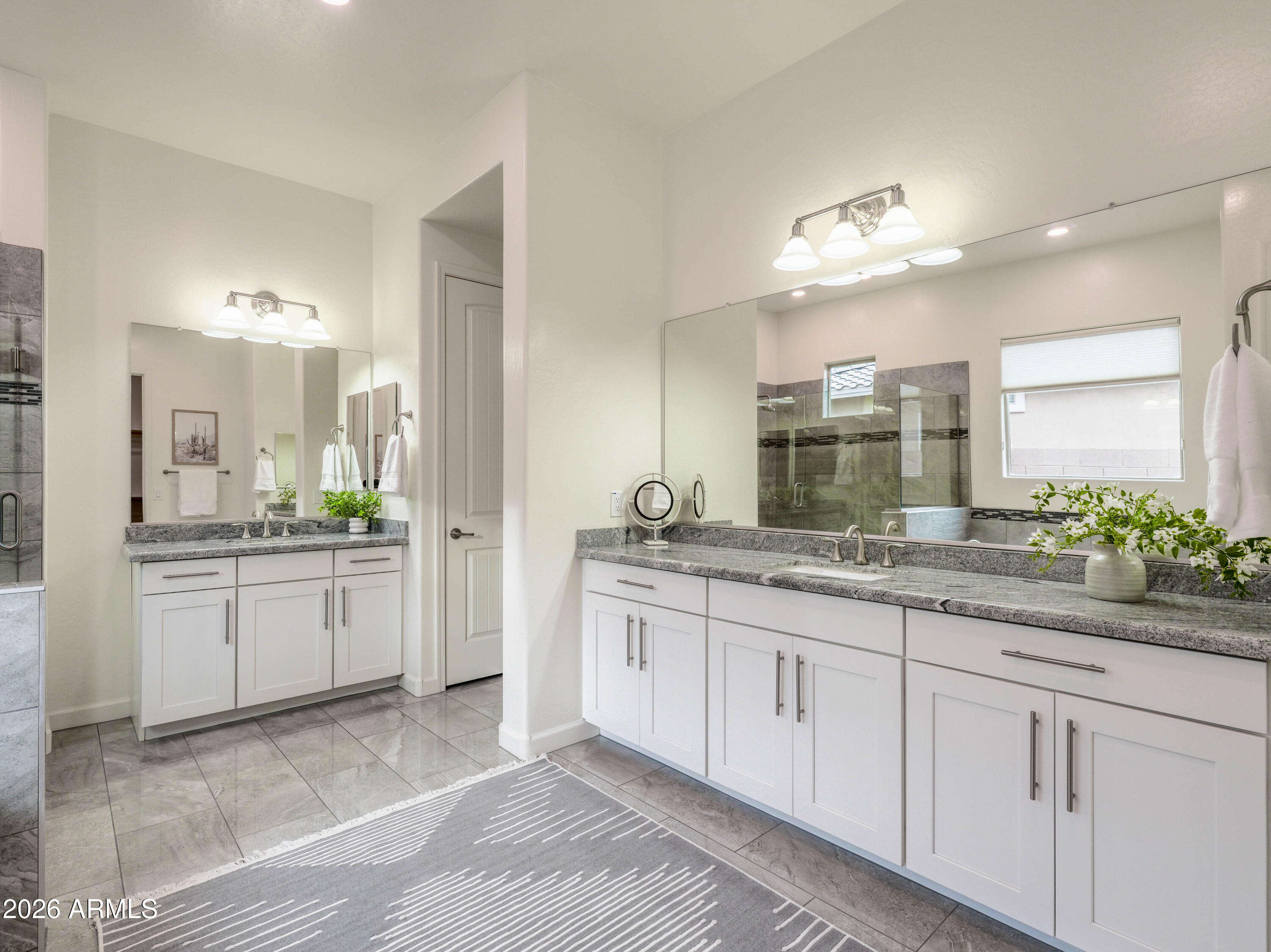 948 E RELIANT Street