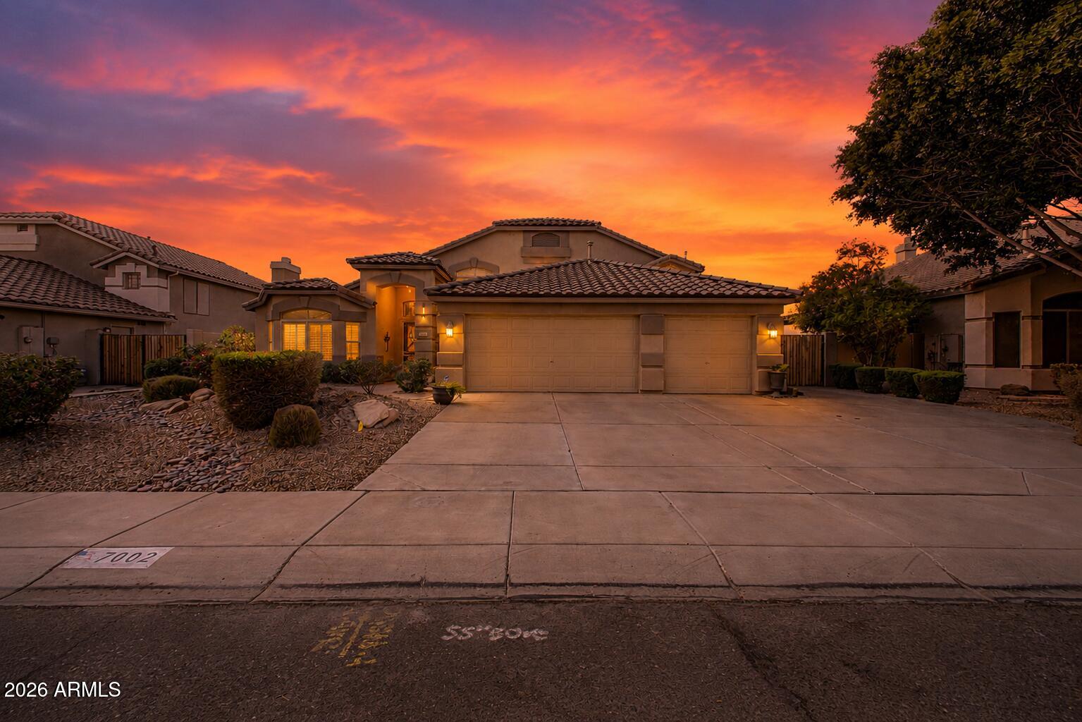 7002 W LONE CACTUS Drive