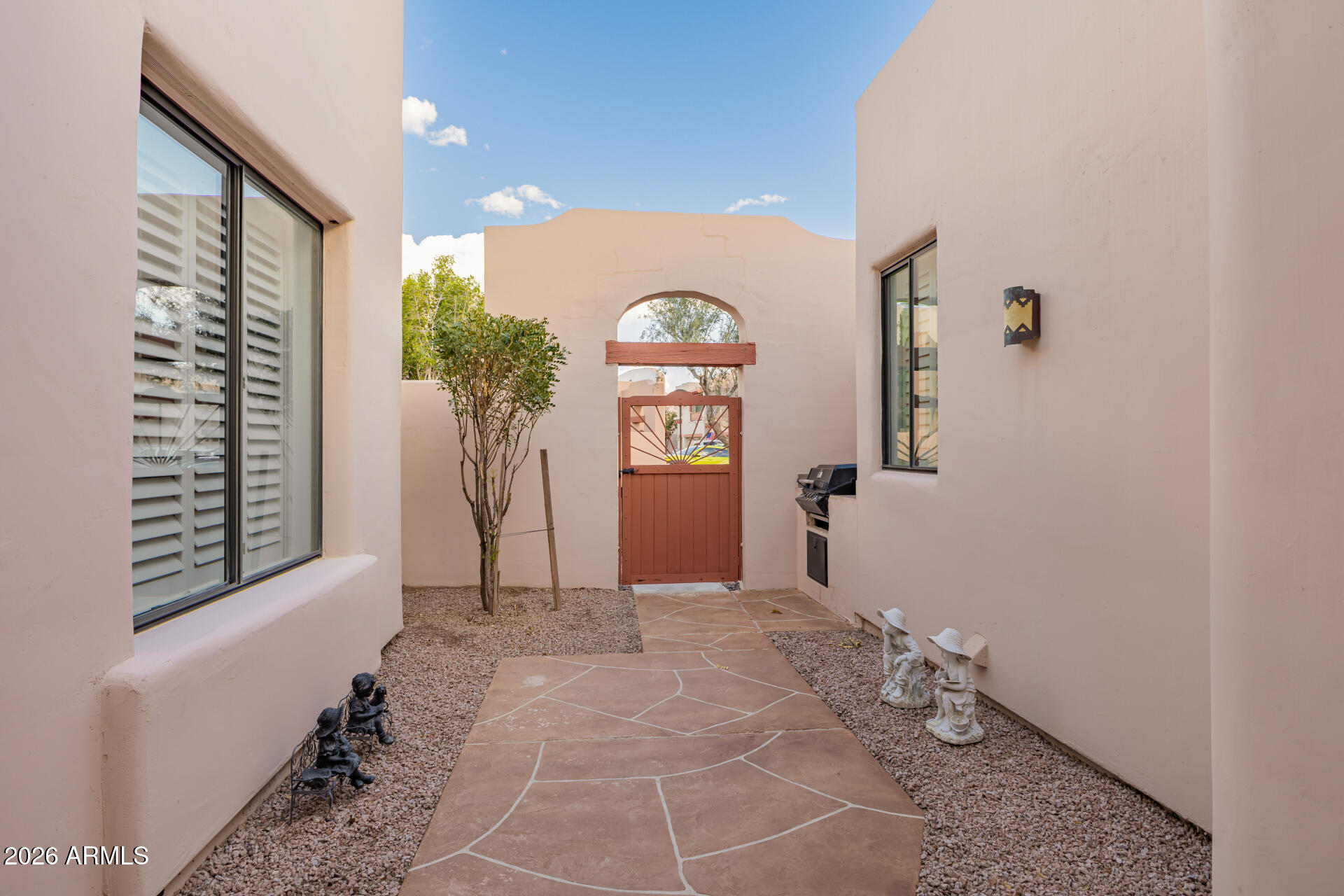 Properties 2 333 N PENNINGTON Drive 35