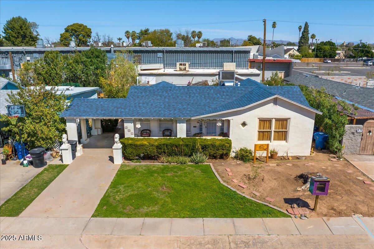 440 W 1ST Street W