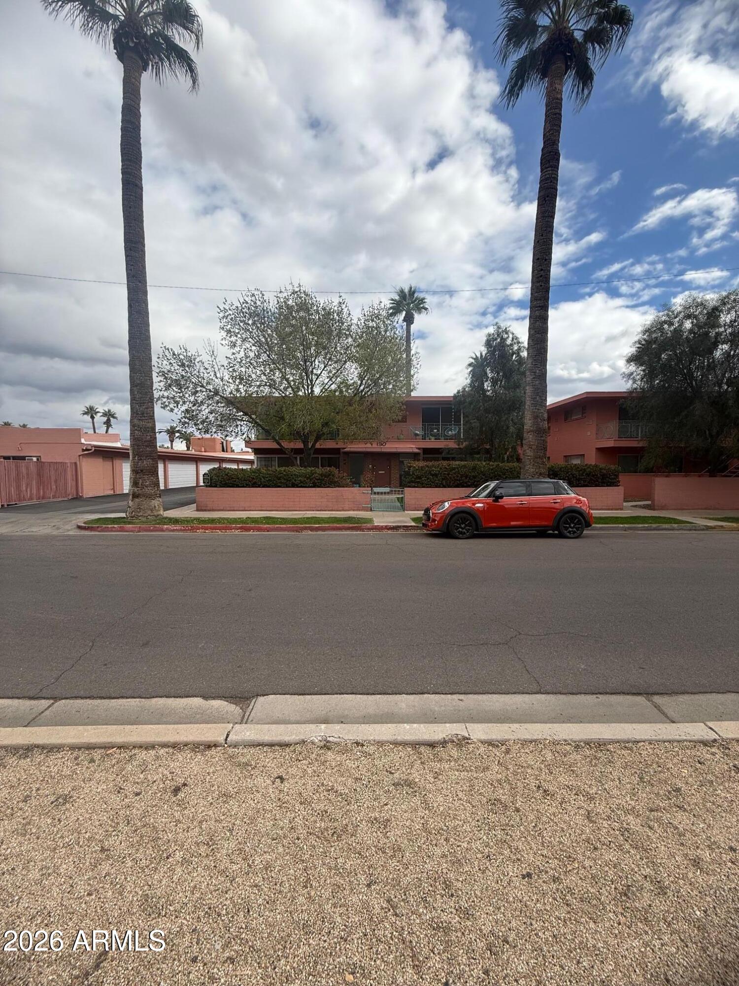 126 E CORONADO Road 17