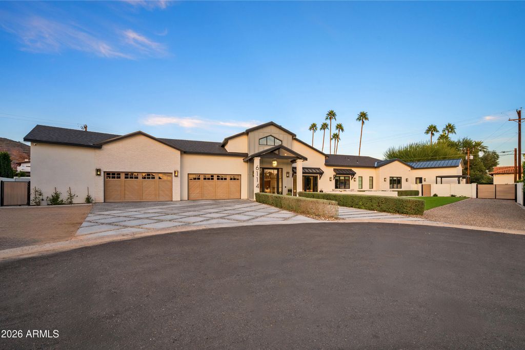 Photo of 6114 E Calle Del Norte, Scottsdale, AZ 85251 (MLS # 6996847)