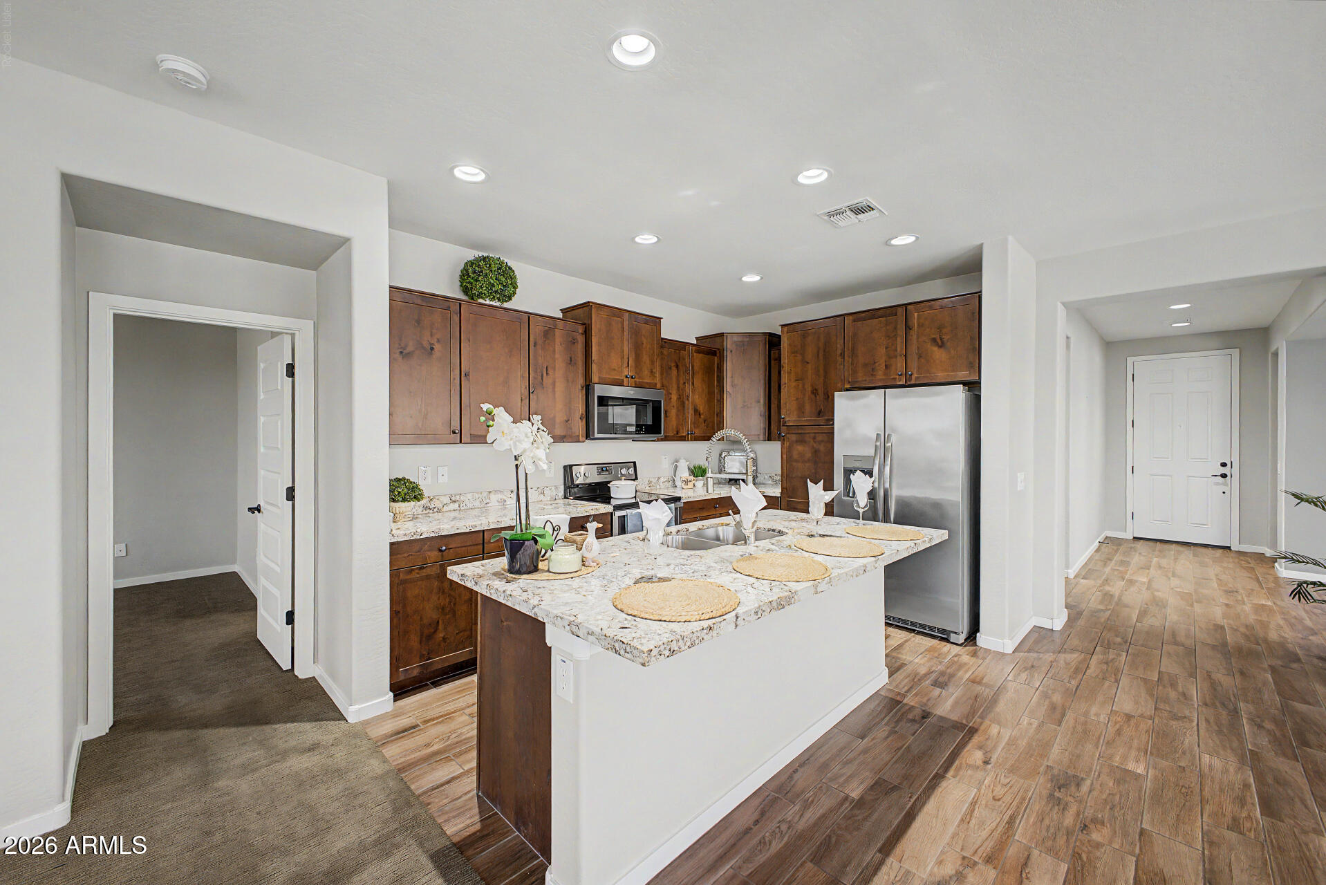 3413 N LOMA Vista