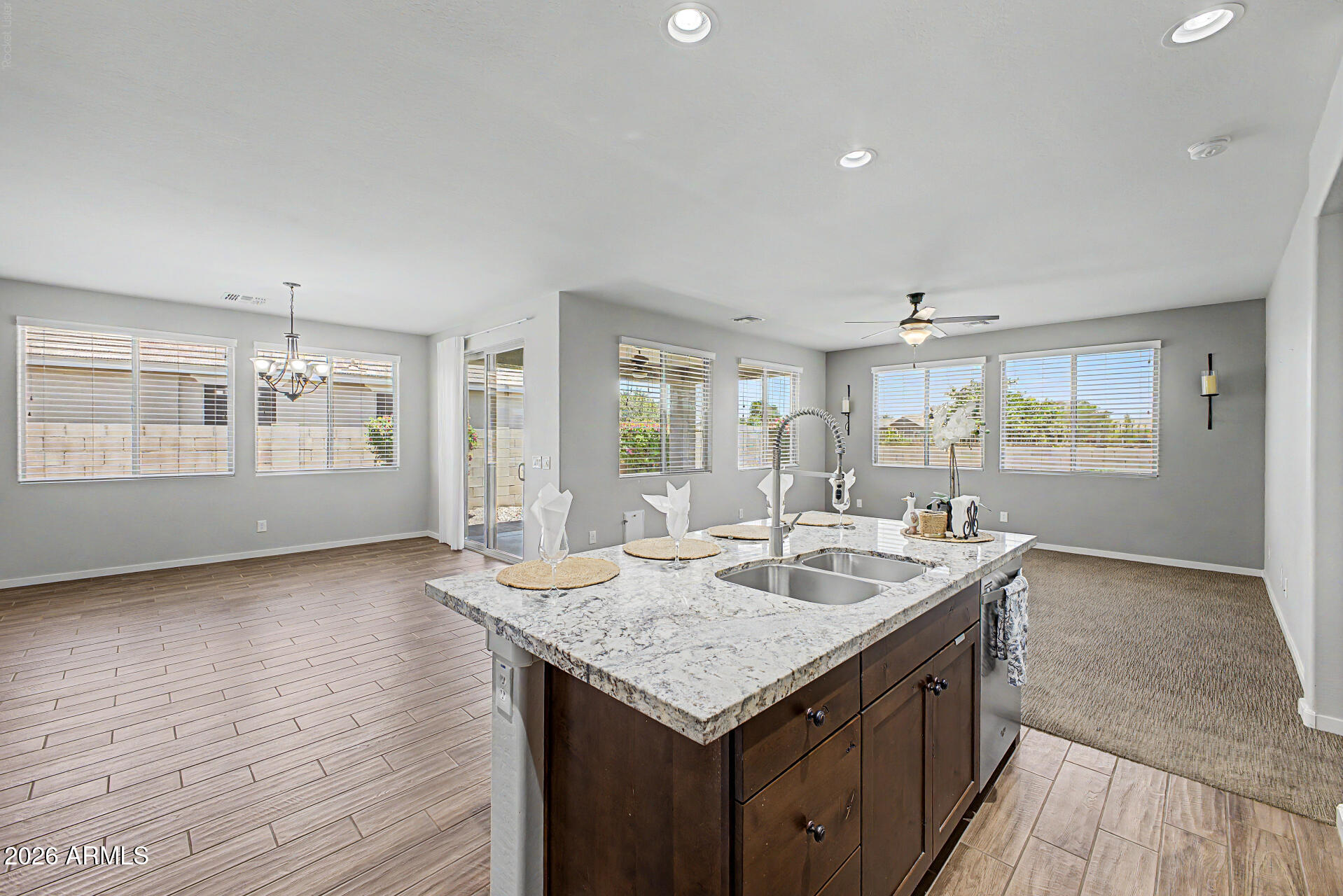 3413 N LOMA Vista