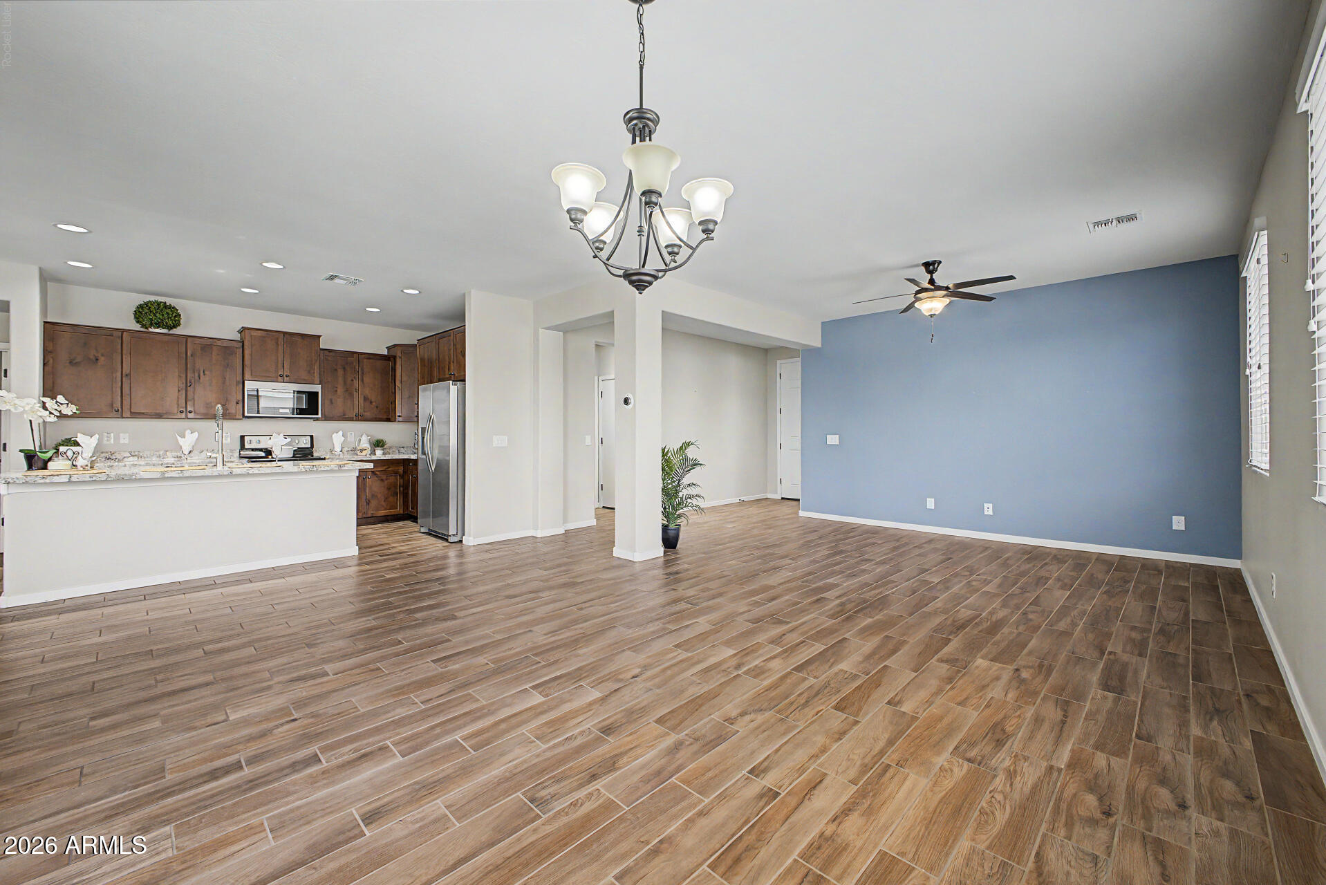 3413 N LOMA Vista