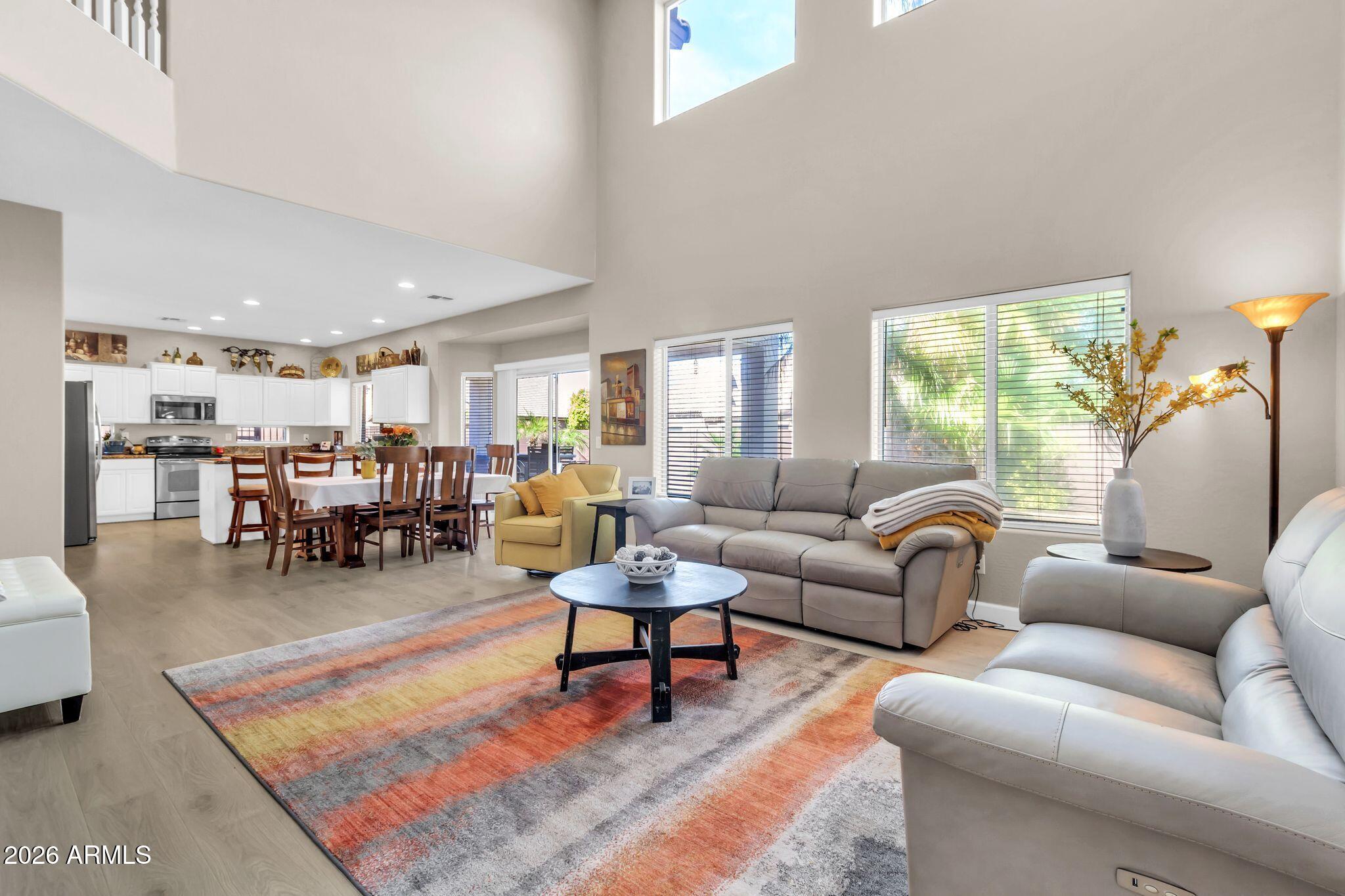 3356 E MAYBERRY Avenue