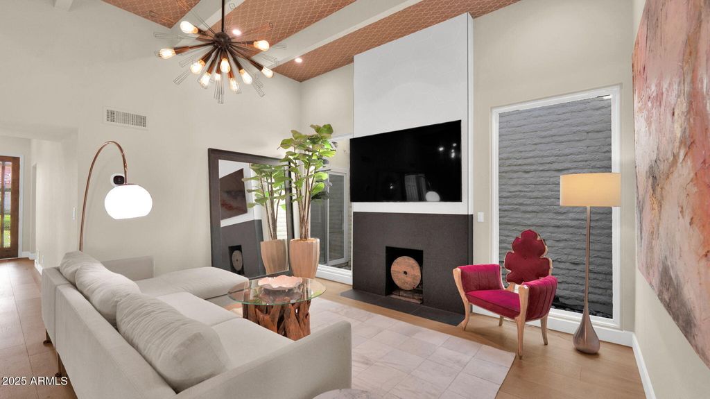 Photo of 127 E San Miguel Avenue, Phoenix, AZ 85012 (MLS # 6934748)