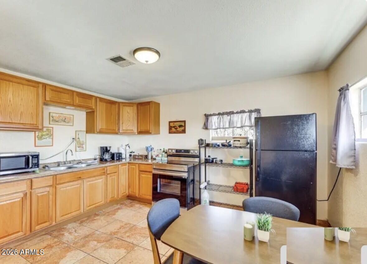 612 W PORPHYRY Street