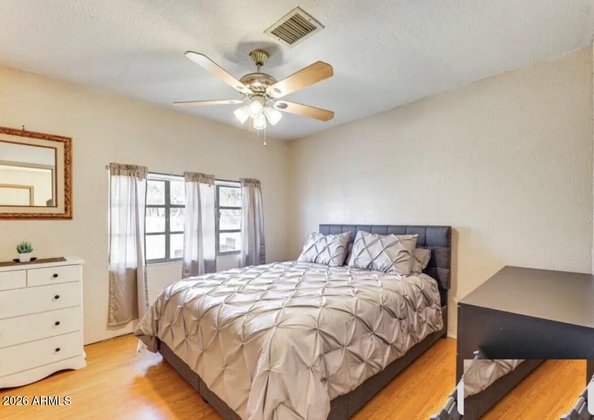 612 W PORPHYRY Street