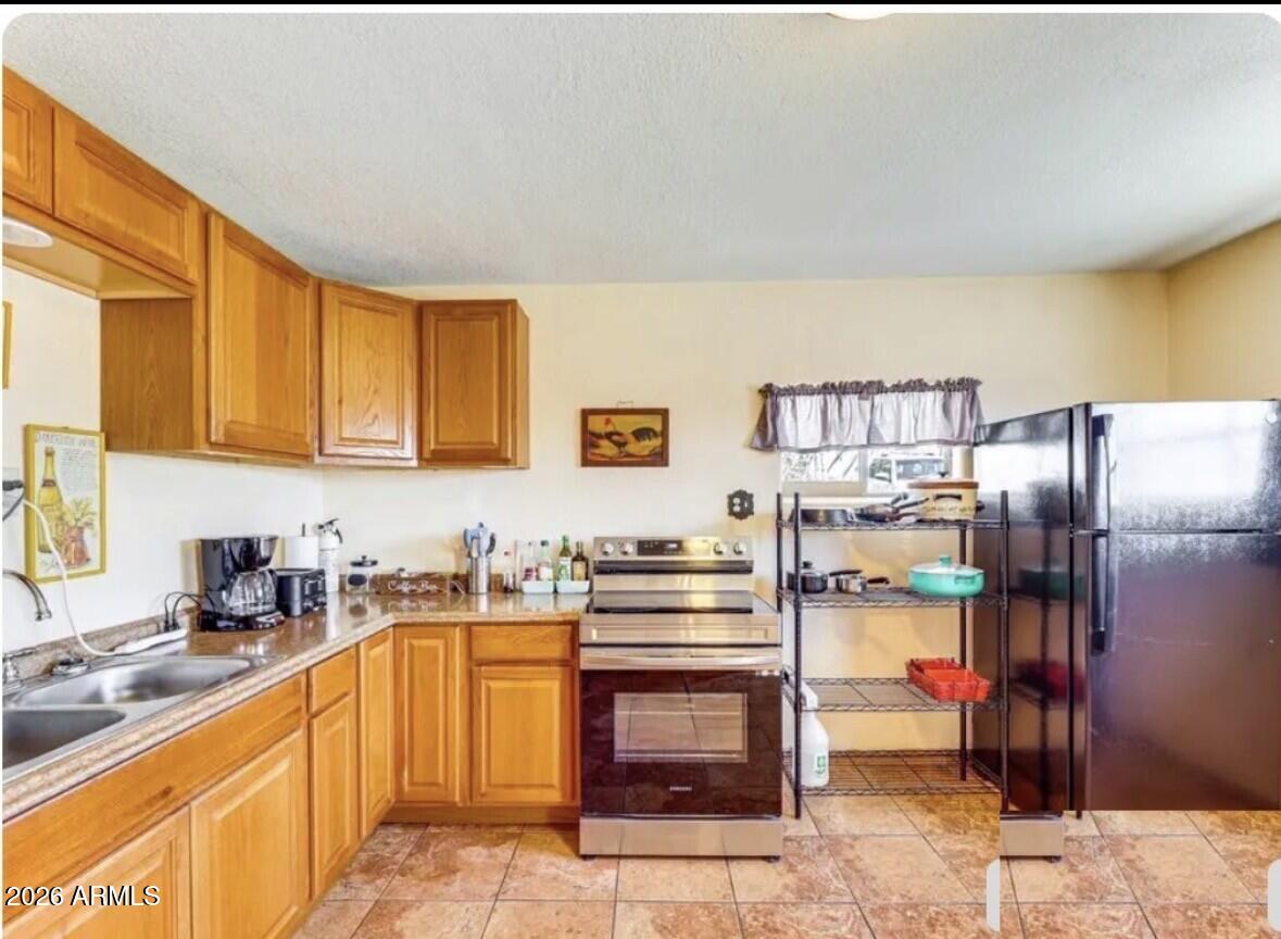 612 W PORPHYRY Street