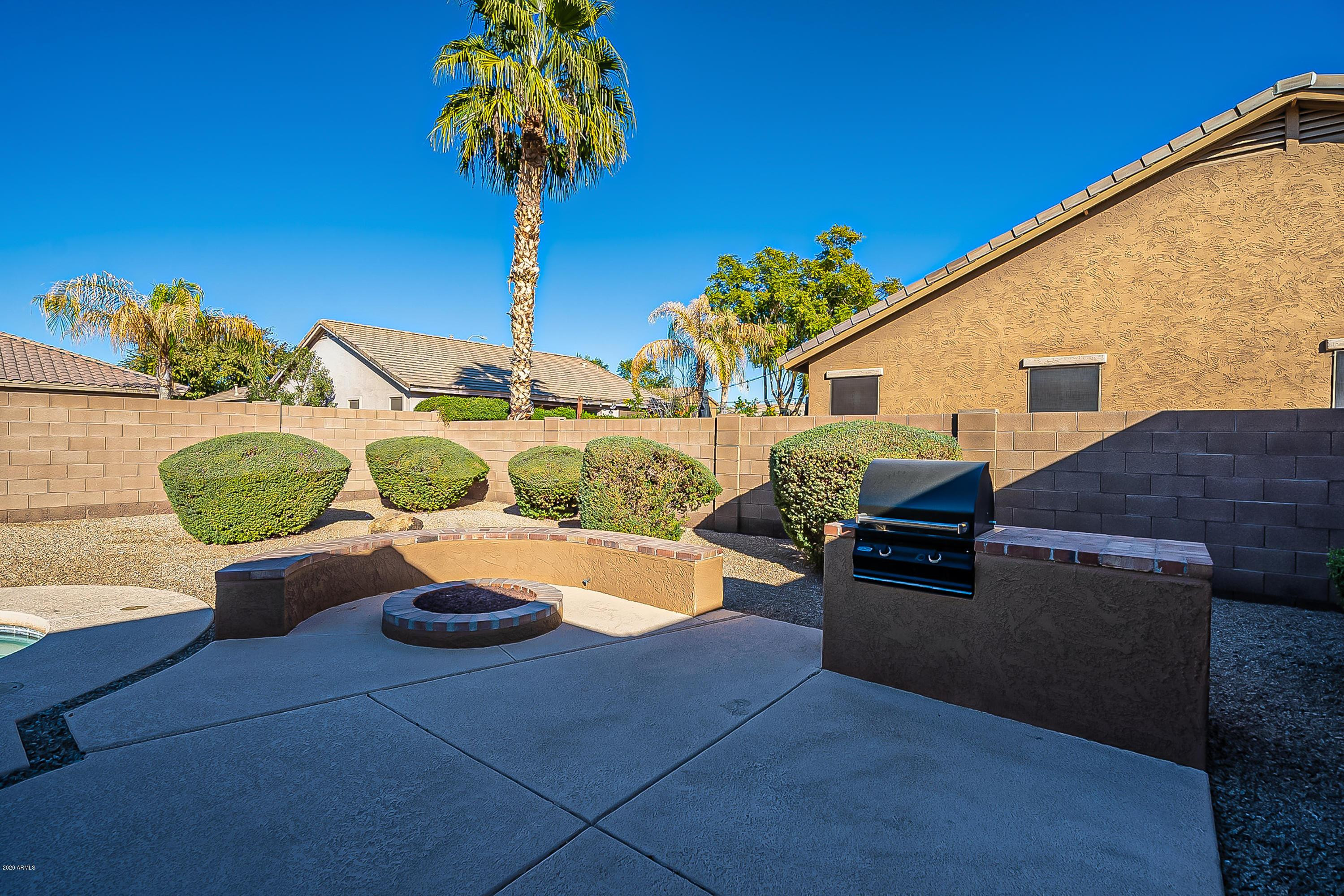 110 W Cardinal Way