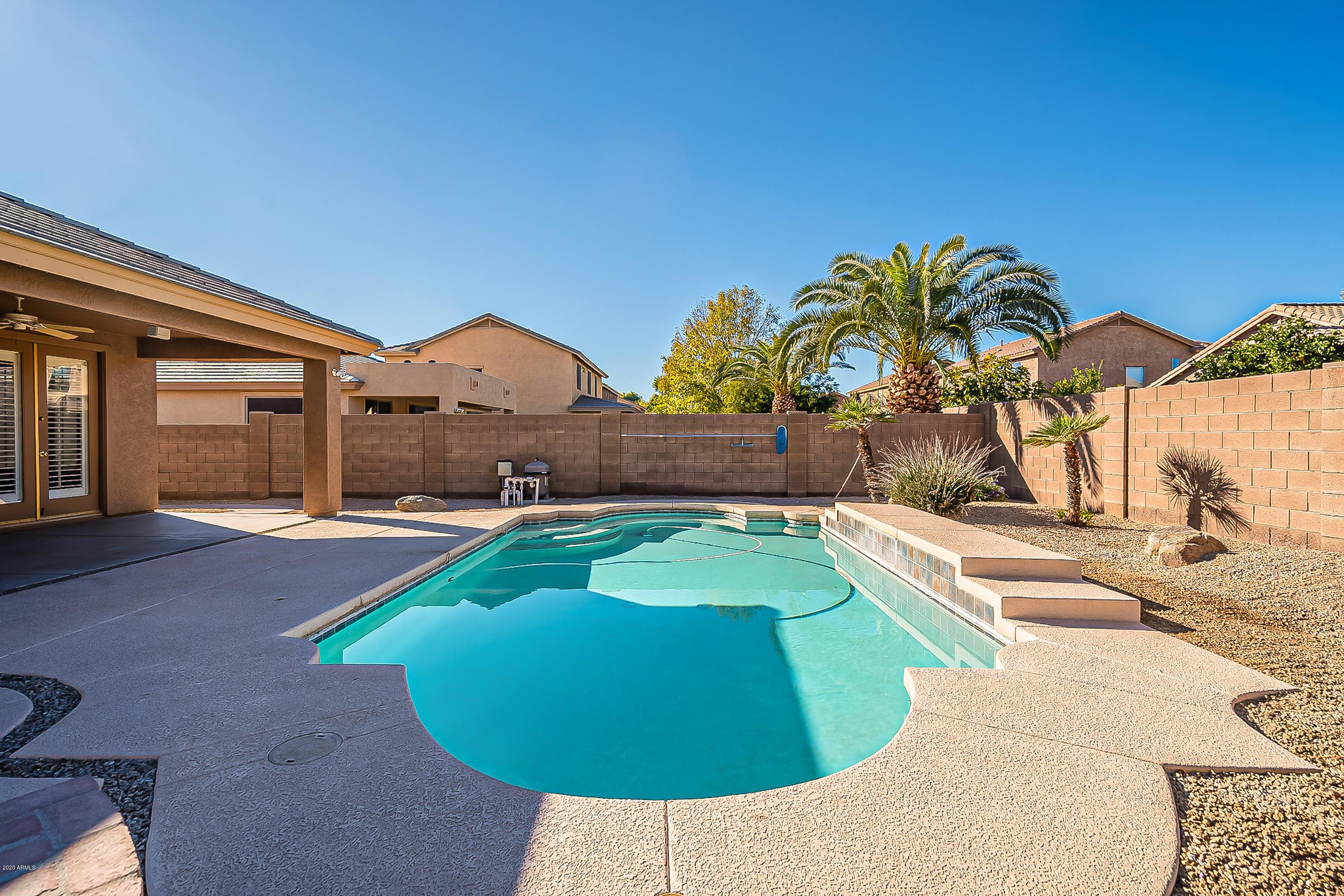 110 W Cardinal Way