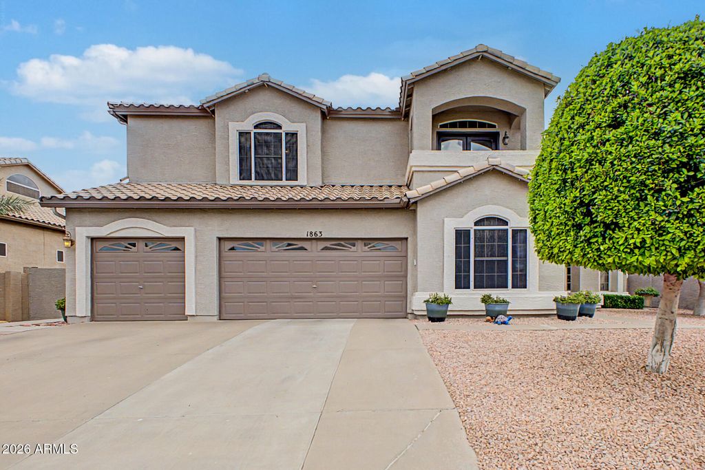 Photo of 1863 W Encinas Street, Gilbert, AZ 85233 (MLS # 7014424)
