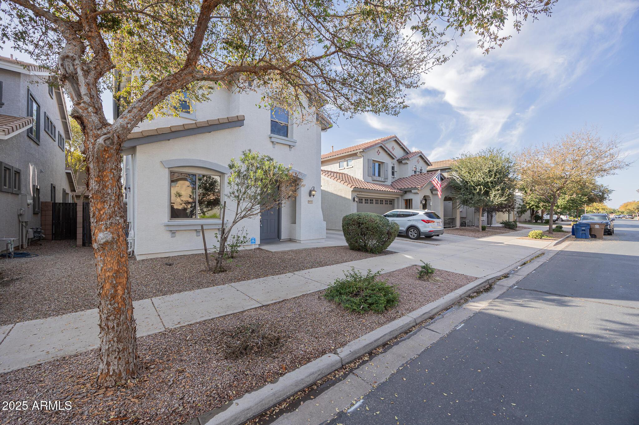 19157 E Kingbird Drive