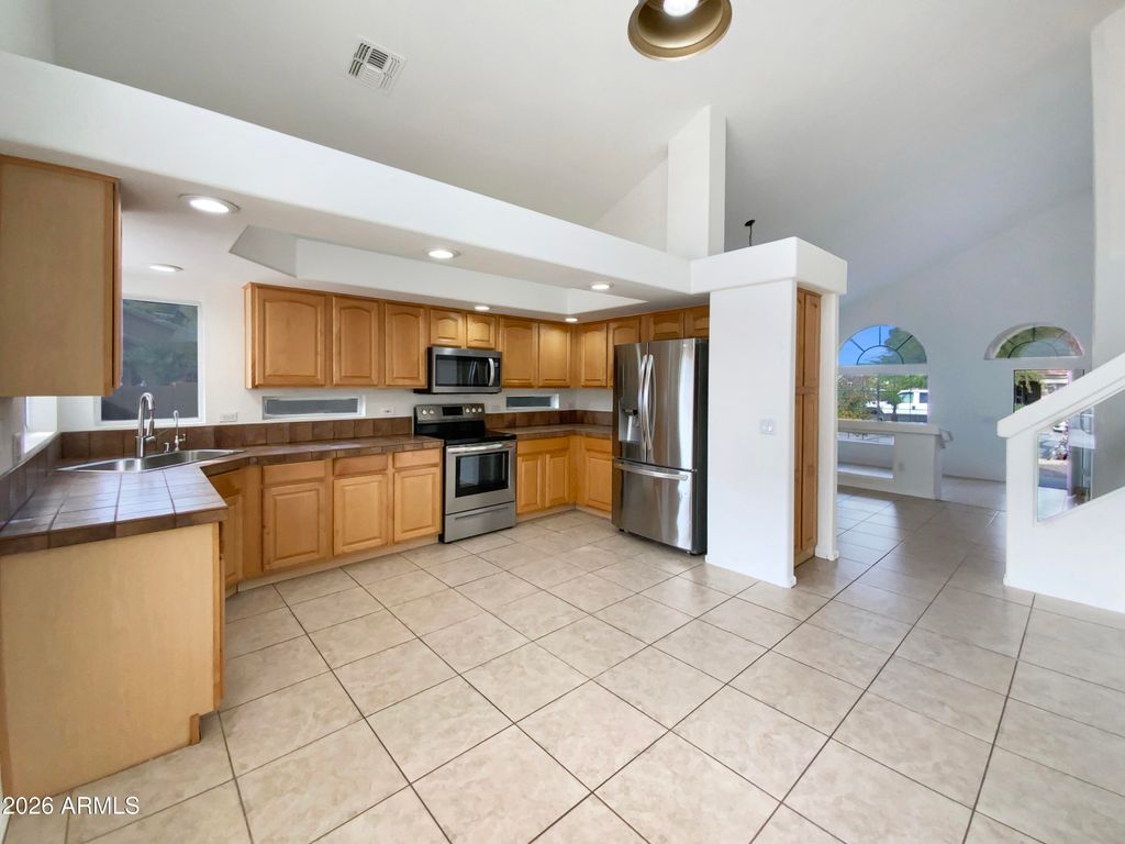 Photo of 433 E Lakeview Drive, San Tan Valley, AZ 85143 (MLS # 6963601)