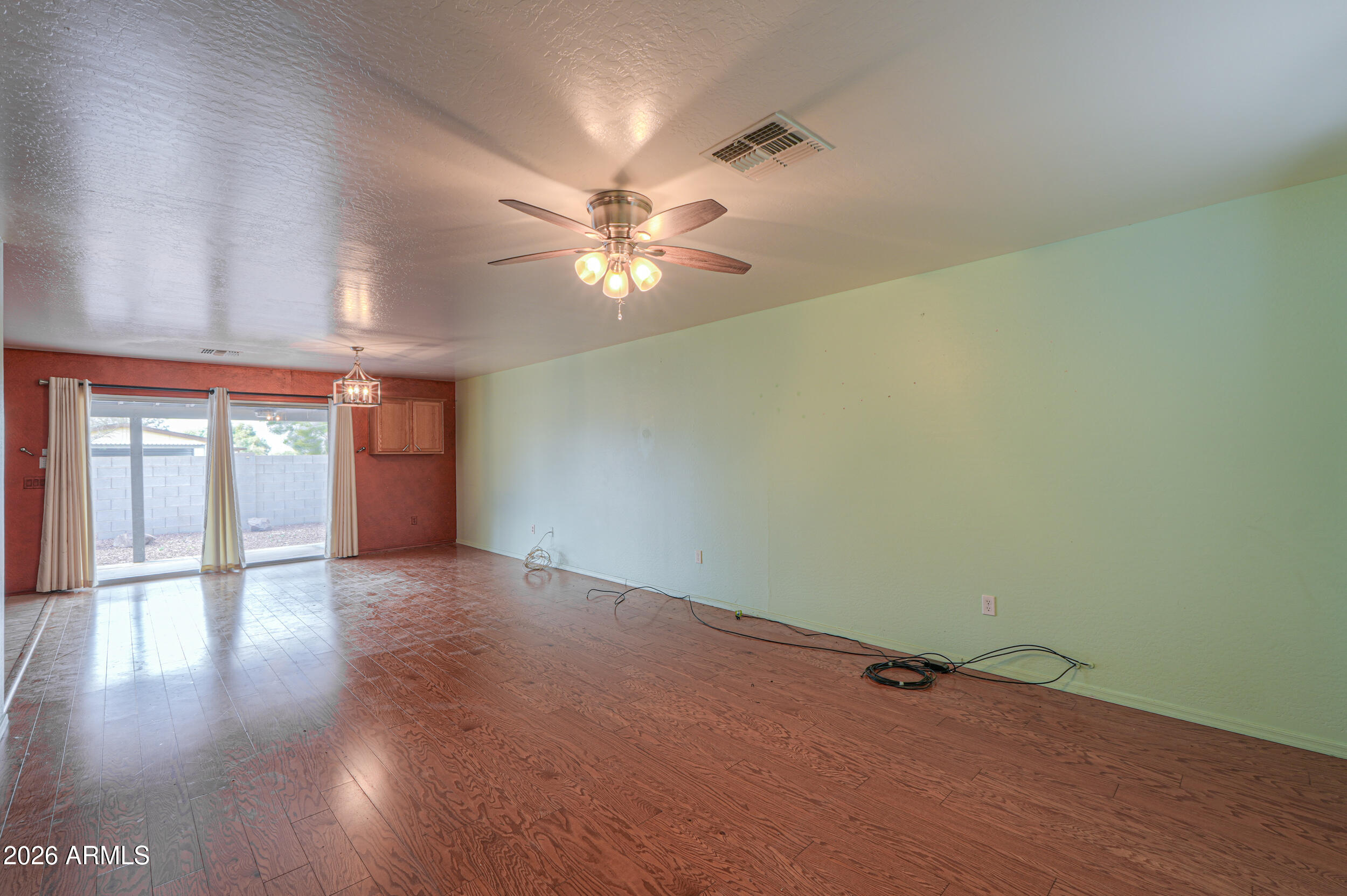 158 N SYCAMORE Street