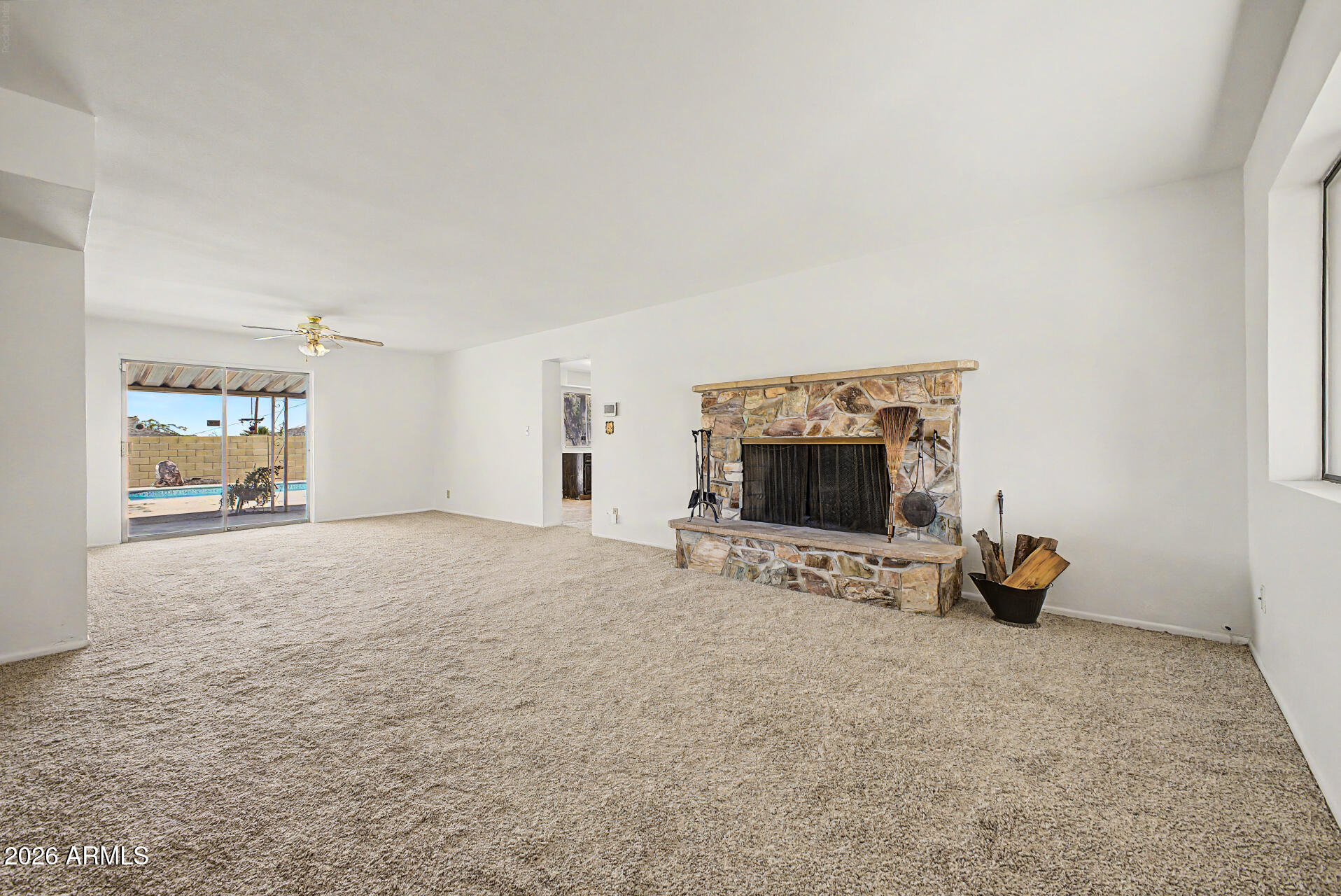 9438 N 16TH Place