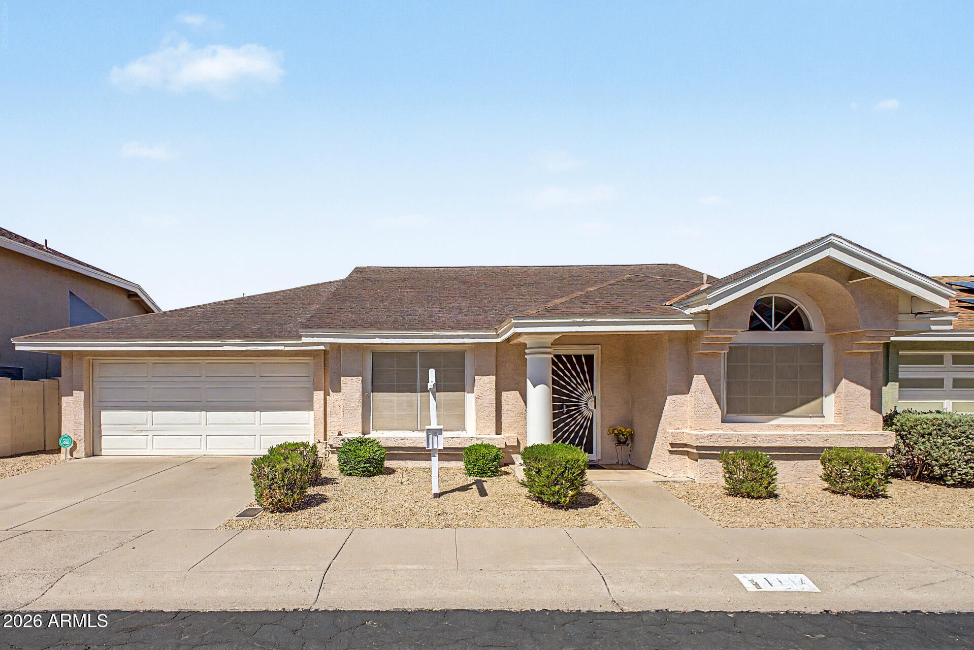 1114 E ANNETTE Drive