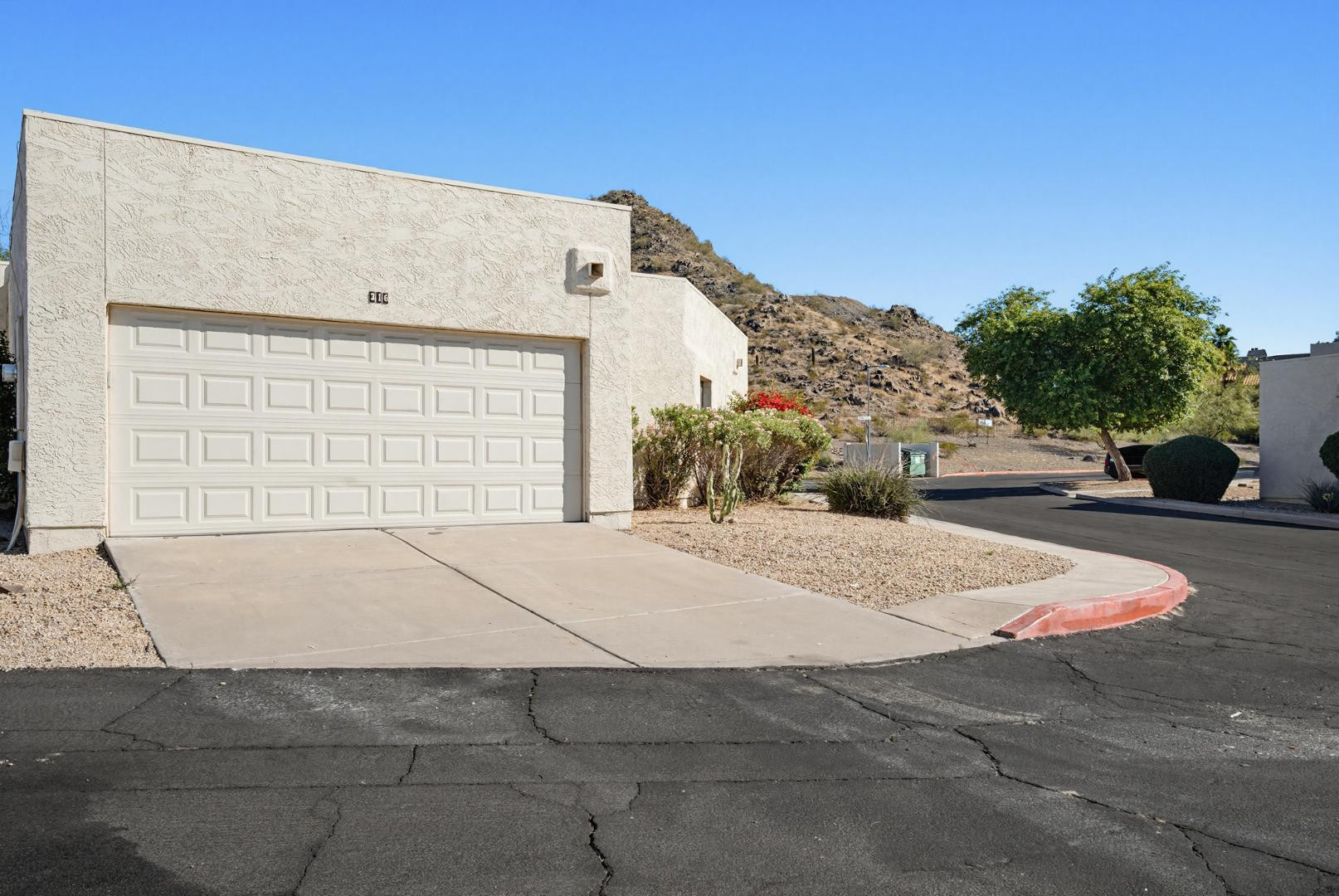 316 E Turquoise Avenue