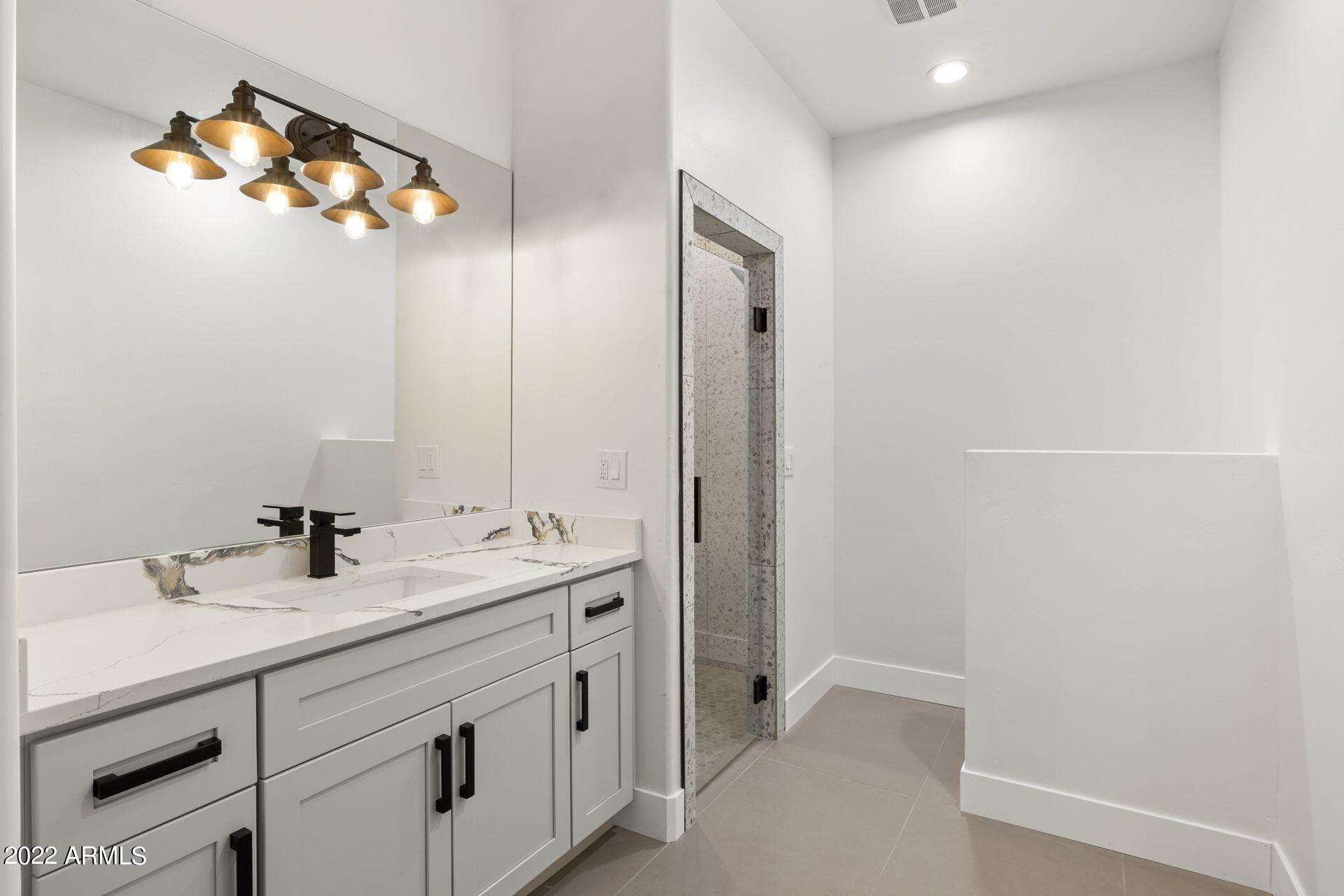 THUNDERBIRD EAST 3 - Residential