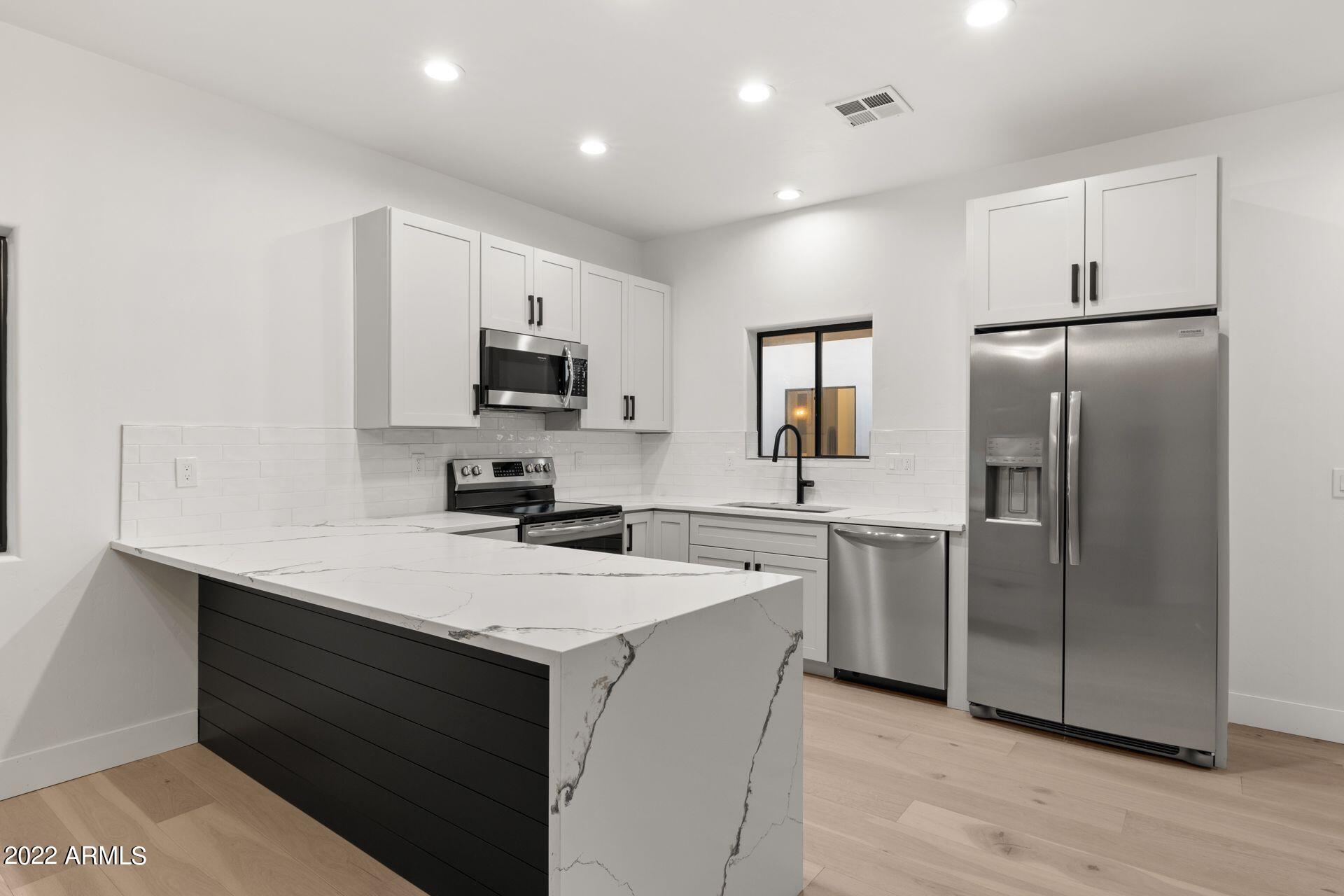 THUNDERBIRD EAST 3 - Residential