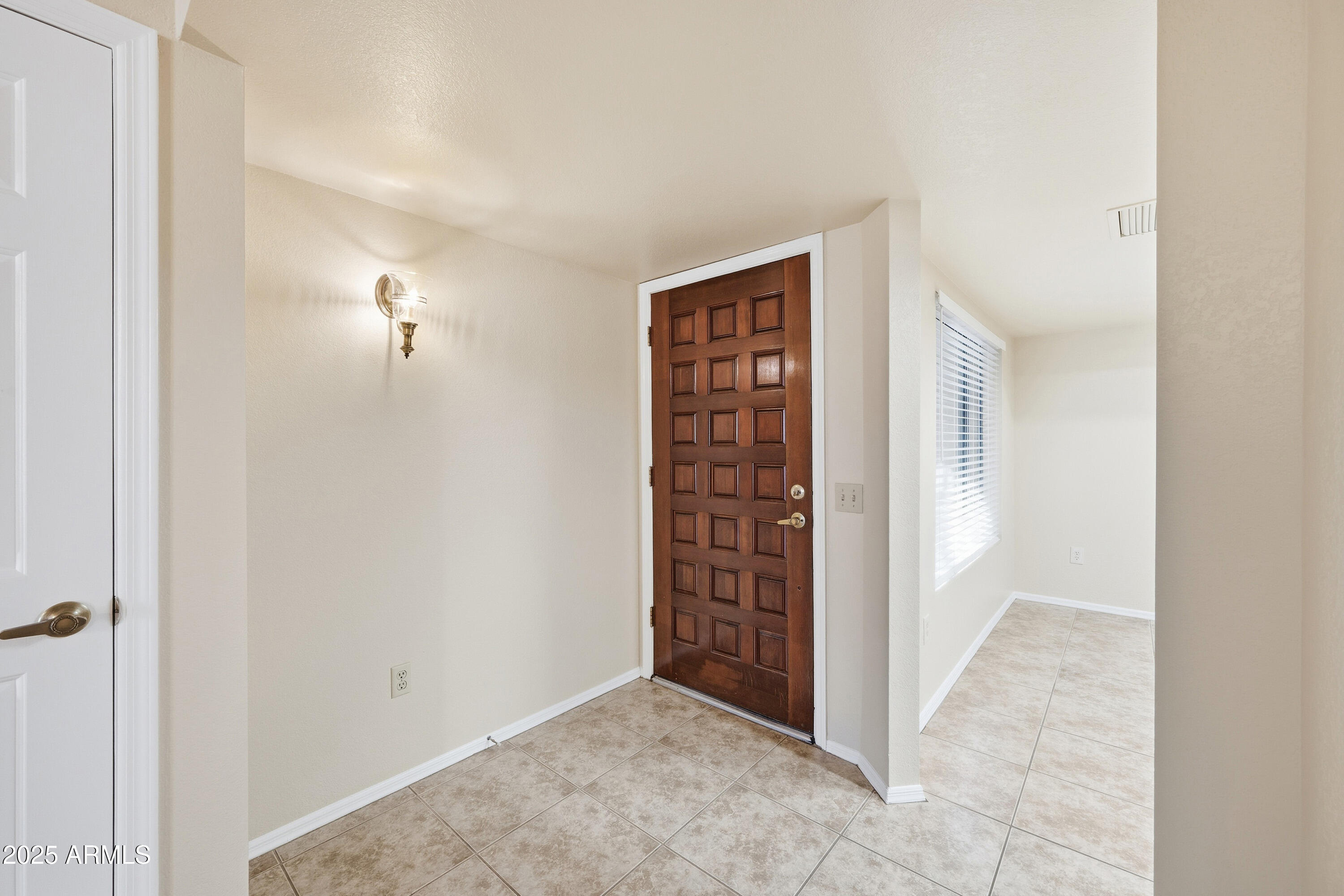 2920 W JUNIPER Avenue