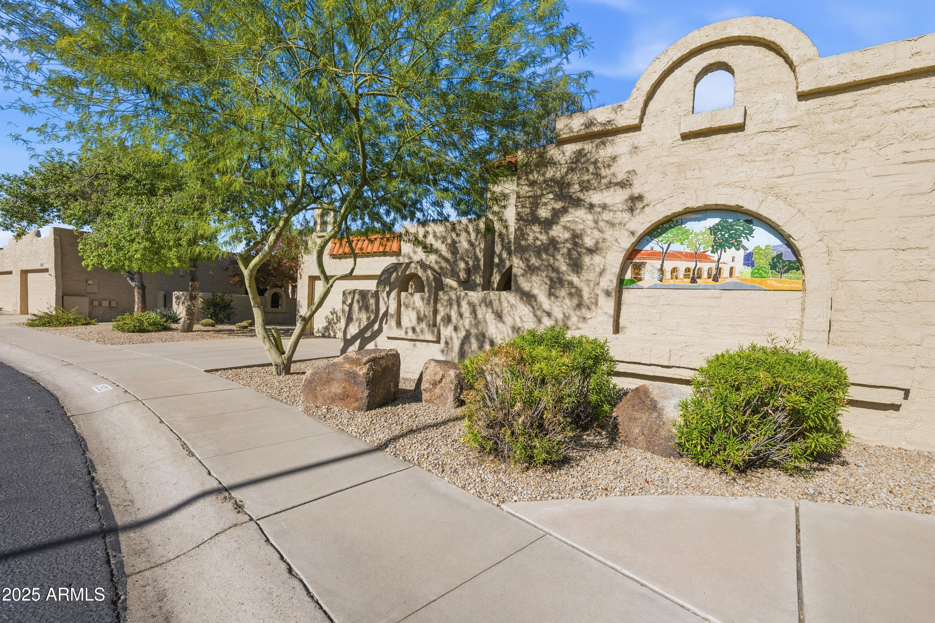 2920 W JUNIPER Avenue