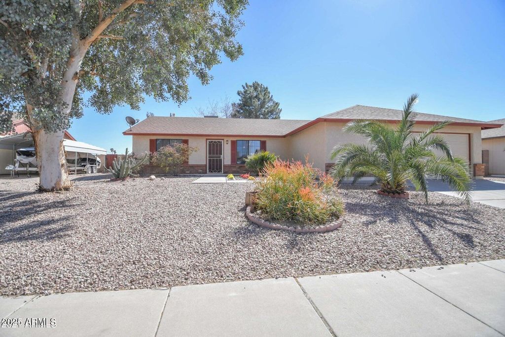 Photo of 445 E Providence Drive, Casa Grande, AZ 85122 (MLS # 6960362)