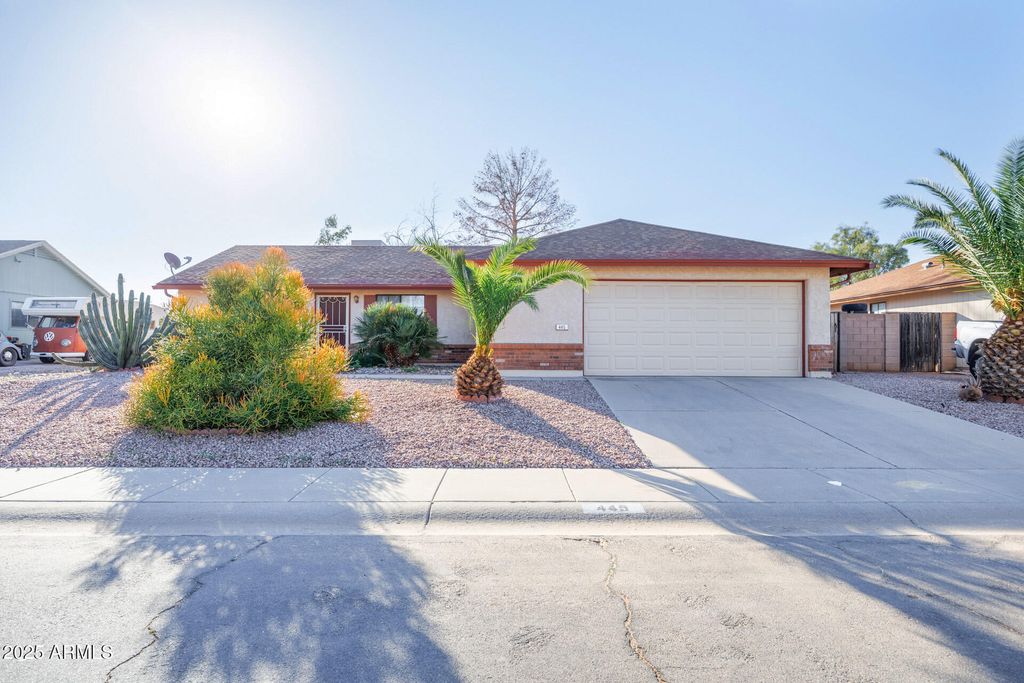 Photo of 445 E Providence Drive, Casa Grande, AZ 85122 (MLS # 6960362)
