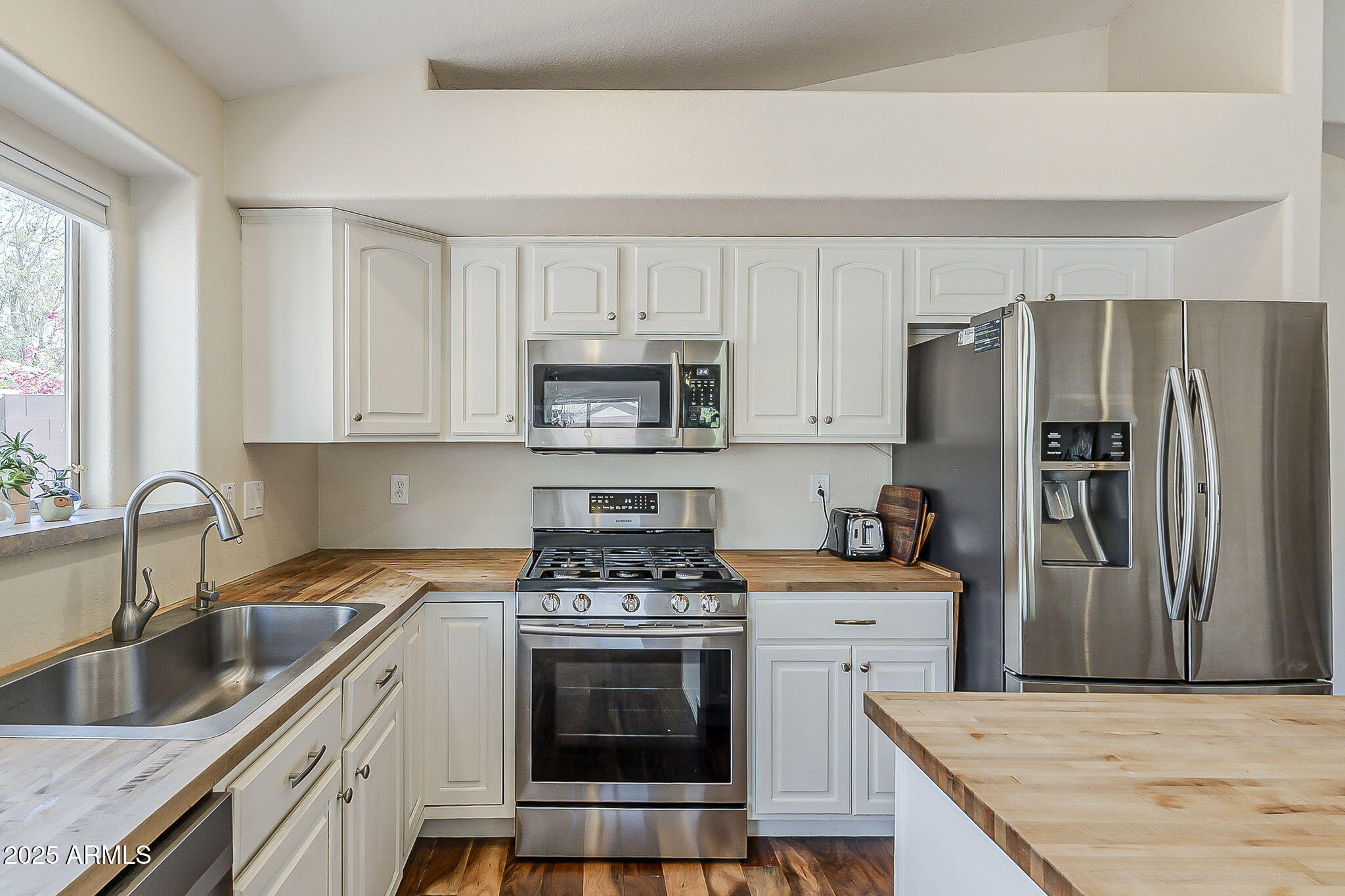 3116 W FOLGERS Road