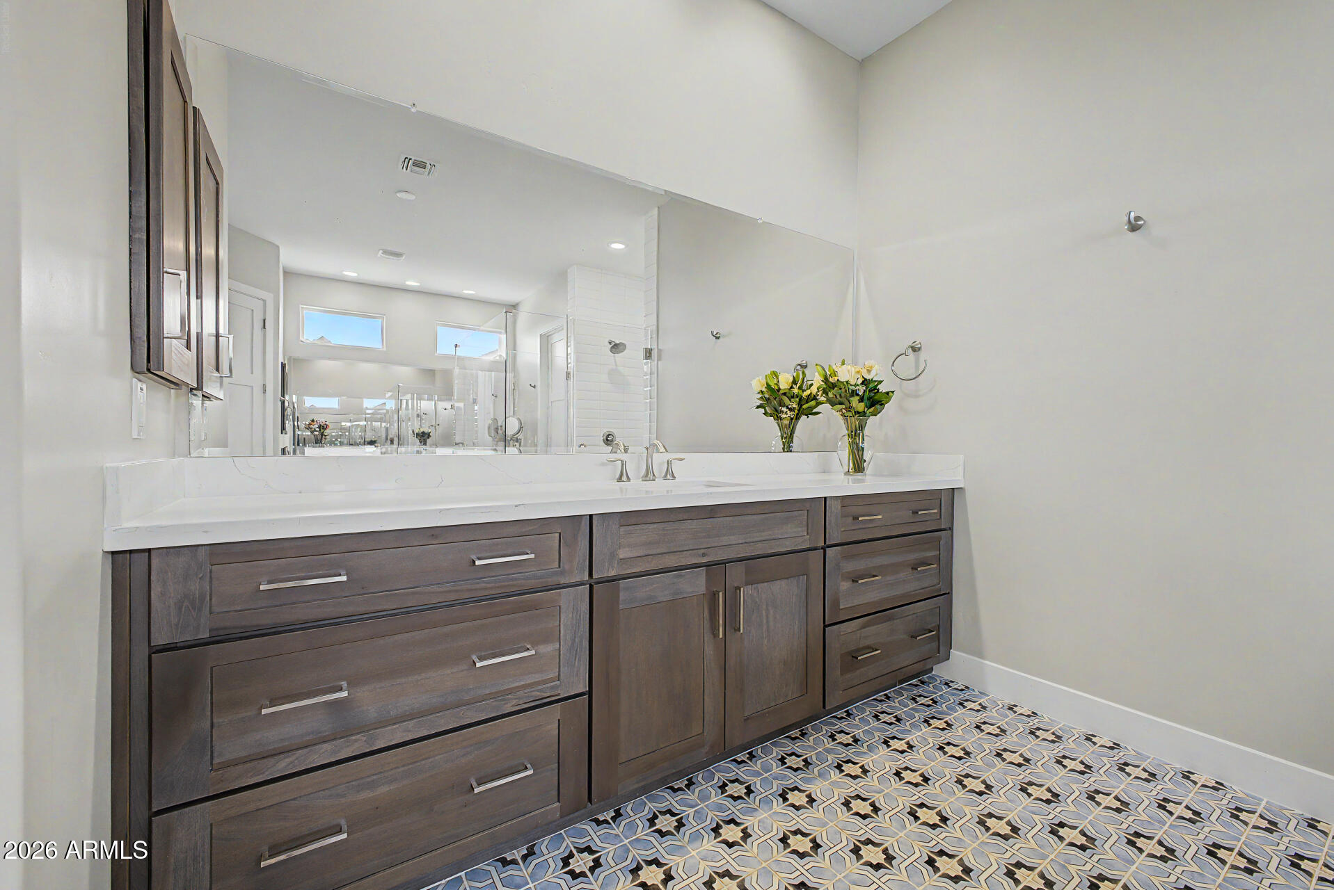 Mesa, Arizona, 85203, United States, 5 Bedrooms Bedrooms, ,5 BathroomsBathrooms,Residential,Active,2043276