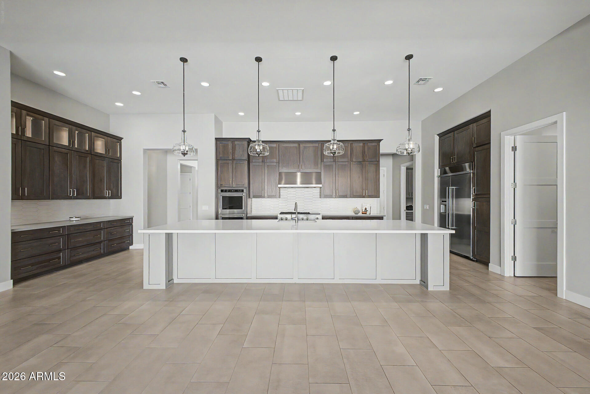 Mesa, Arizona, 85203, United States, 5 Bedrooms Bedrooms, ,5 BathroomsBathrooms,Residential,Active,2043276