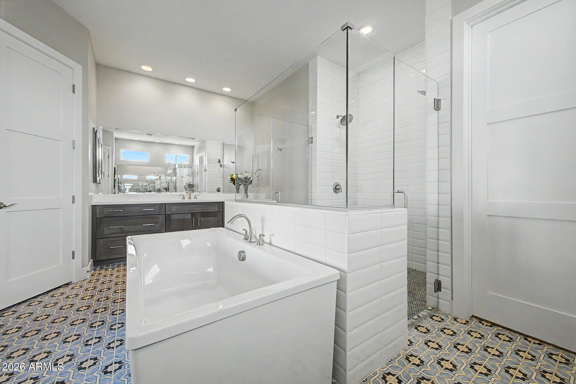 Mesa, Arizona, 85203, United States, 5 Bedrooms Bedrooms, ,5 BathroomsBathrooms,Residential,Active,2043276