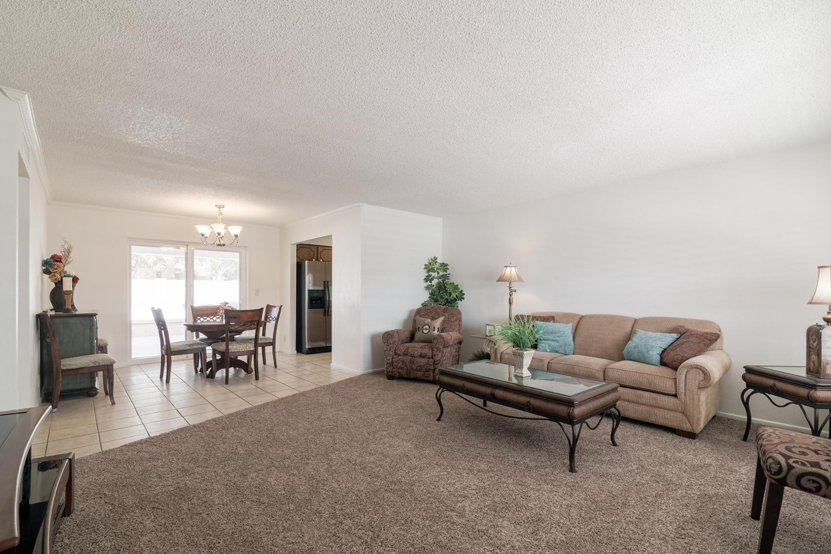 4422 E Escondido Avenue