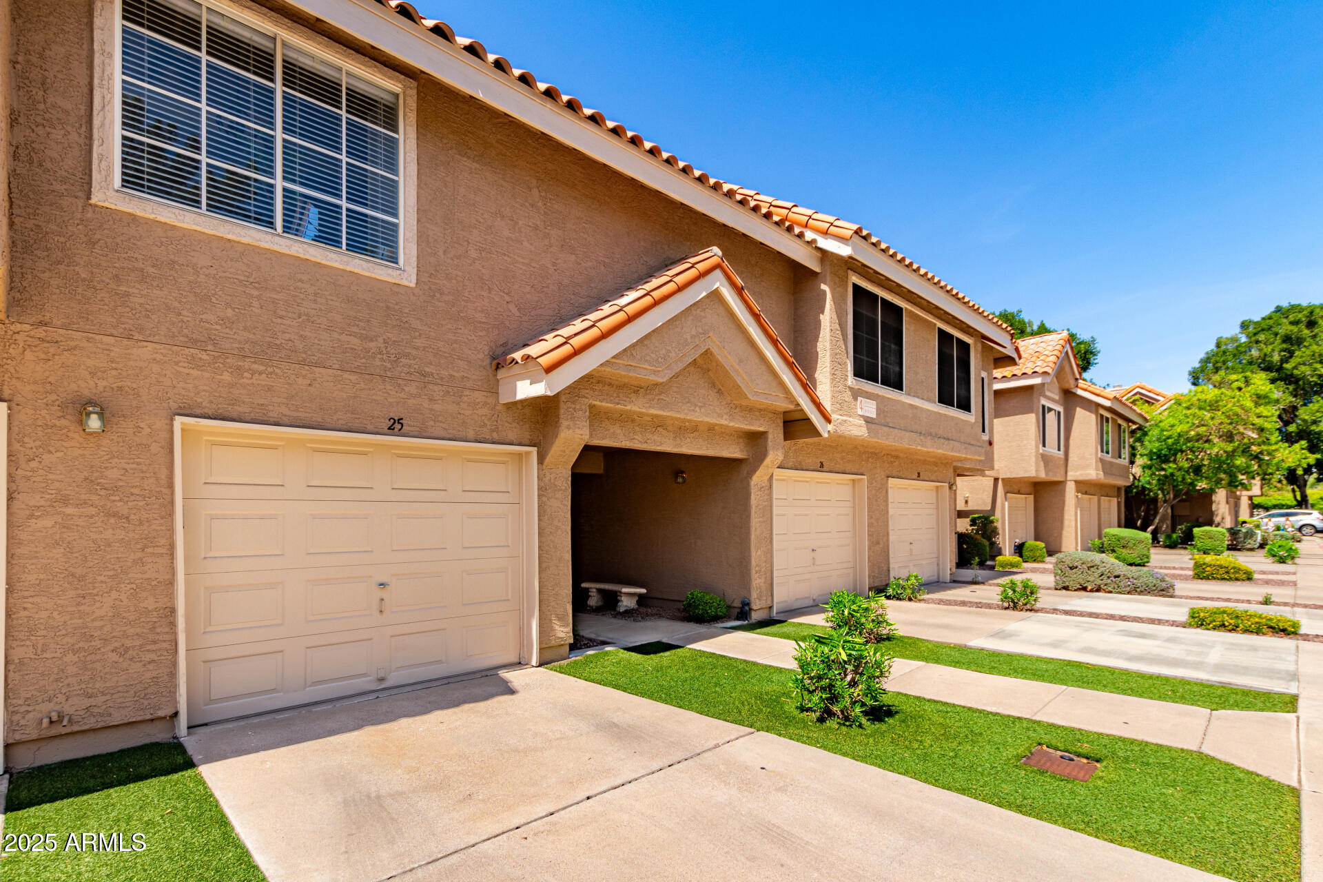 1633 E LAKESIDE Drive 25