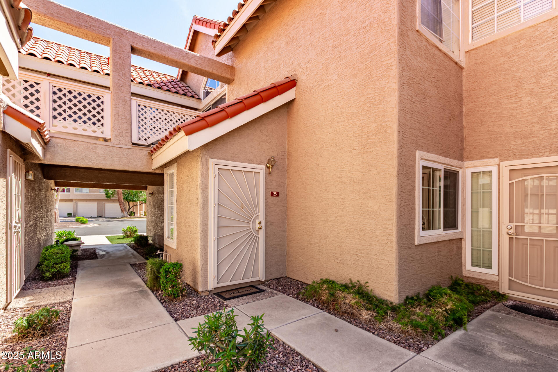 1633 E LAKESIDE Drive 25