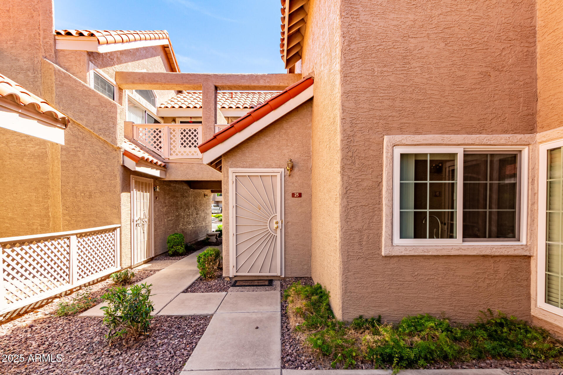 1633 E LAKESIDE Drive 25