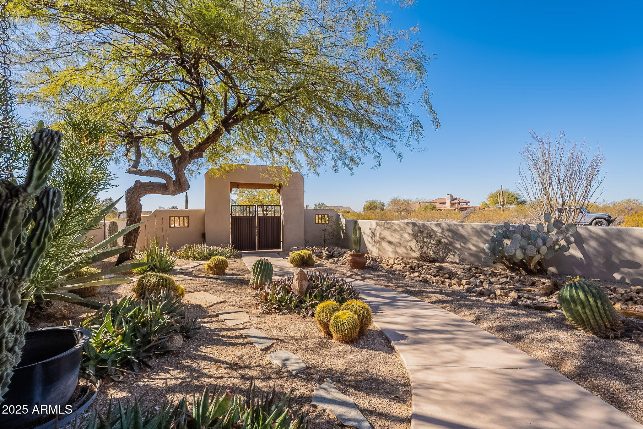 11497 N SOMBRA DEL MONTE Road