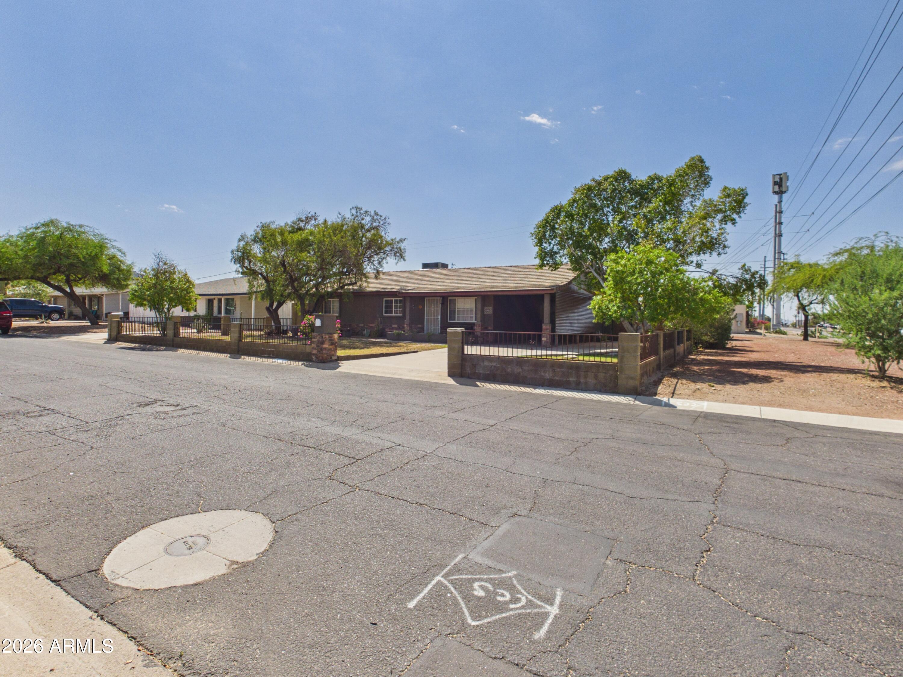 1201 E GRISWOLD Road