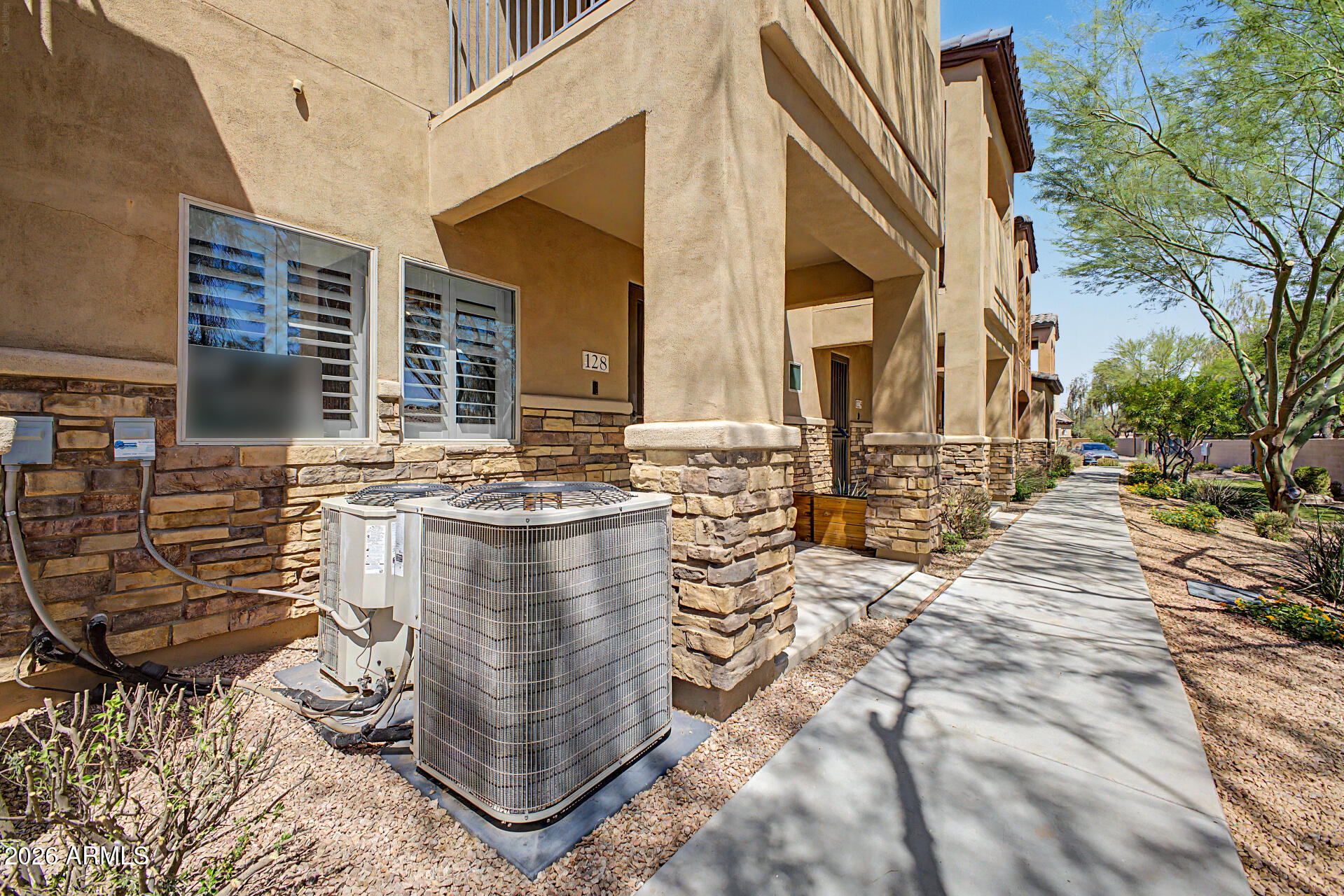 2821 S SKYLINE -- 128