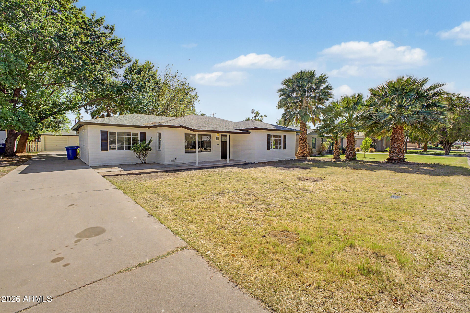 111 E BONITA Way