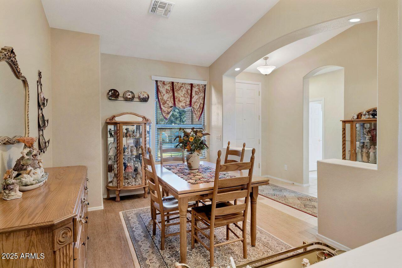 8762 W MYRTLE Avenue