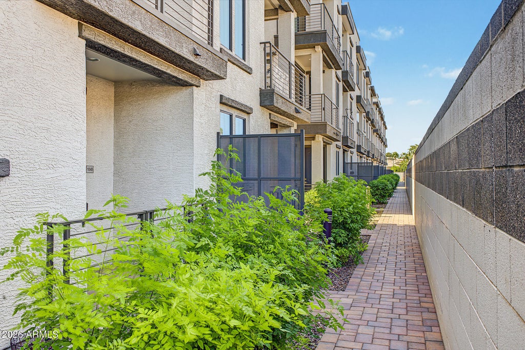 Photo of 2090 S Dorsey Lane #1048, Tempe, AZ 85282 (MLS # 7077798)