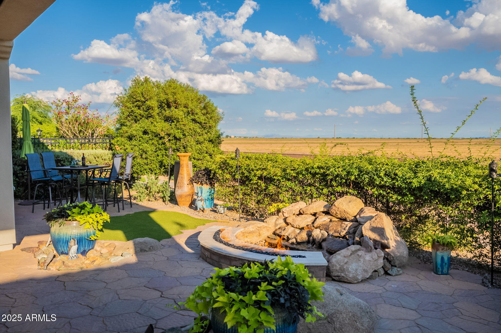 1617 E COPPER Hollow