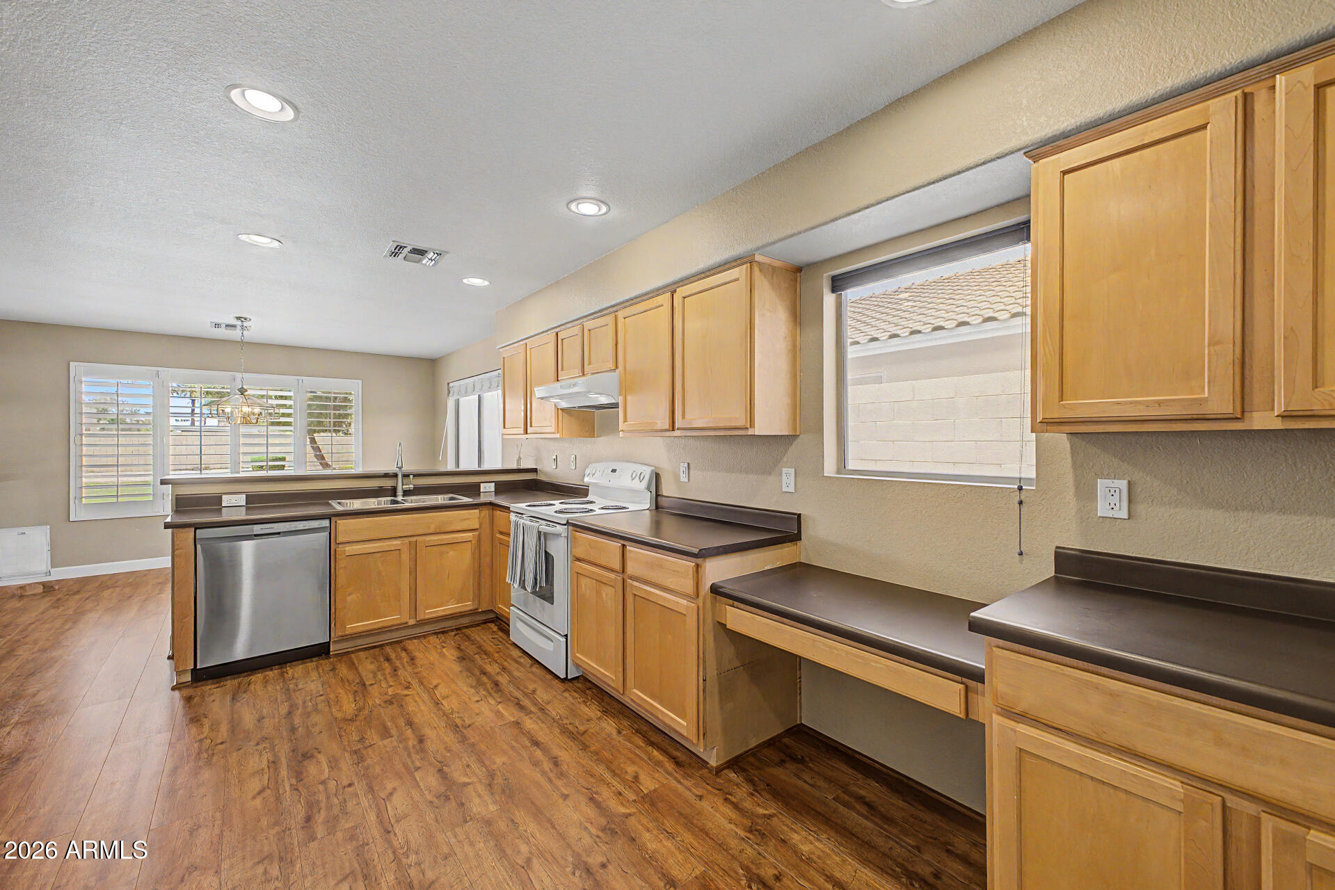 LAS BRISAS POINTE - Residential